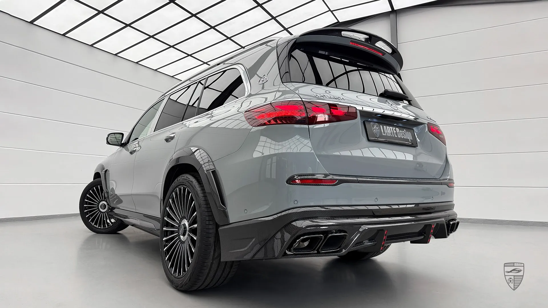 Alpine Grey Maybach GLS 600 Facelift with Widebody Kit 2026 Mercedes Maybach GLS 600 X167 Facelift in Alpine Grey with custom widebody restyling kit