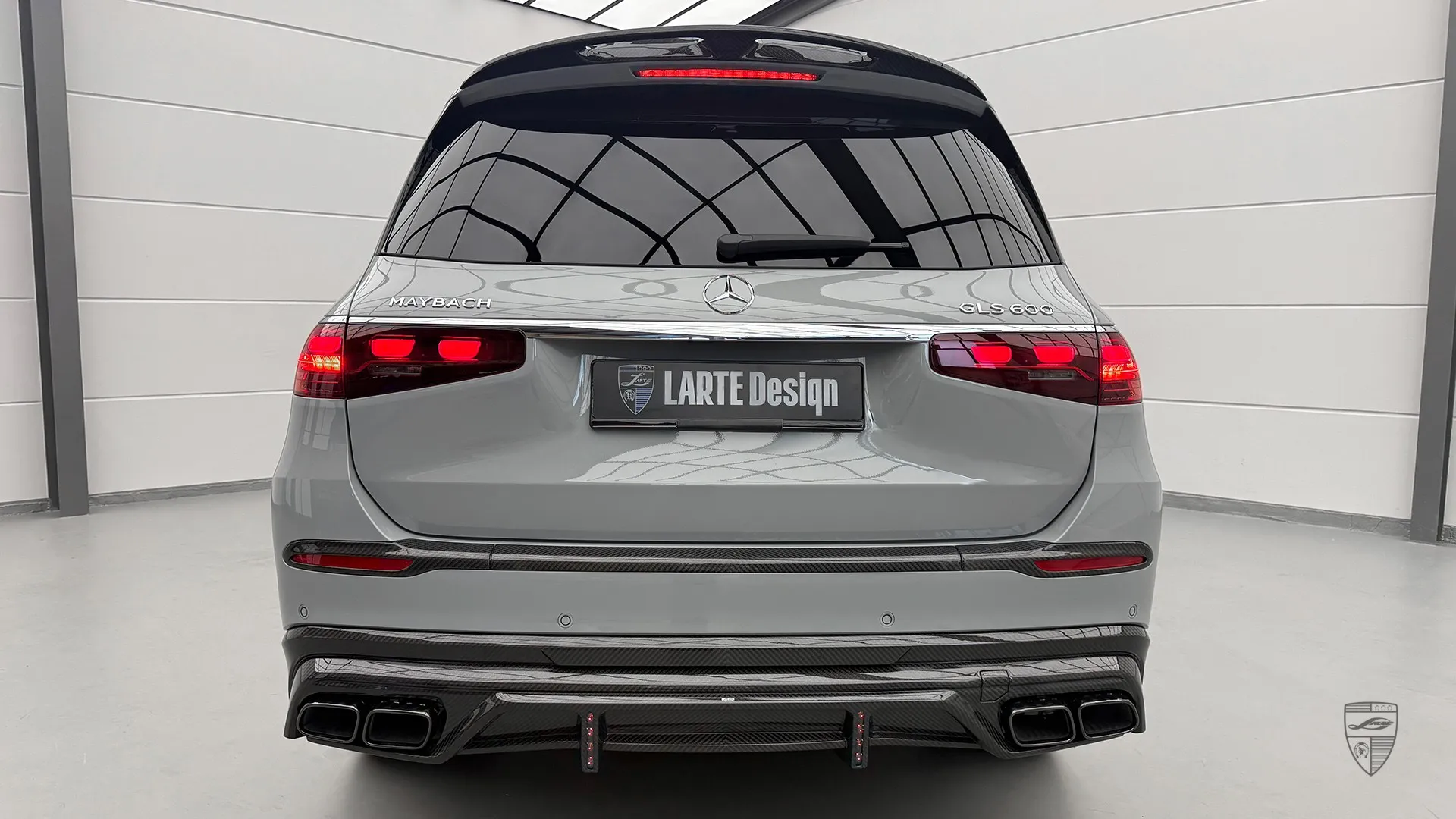 Maybach GLS 600 X167 with Brutal Look 2026 Mercedes Maybach GLS 600 Facelift — custom SUV with carbon trim and brutal appearance