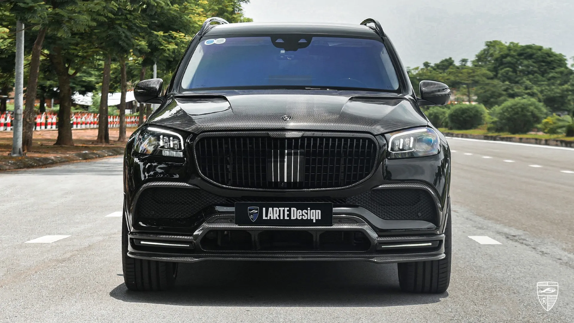 Custom Maybach GLS 480 – Obsidian Black Family SUV Custom Maybach GLS 480 SUV — Obsidian Black luxury family car with aggressive styling upgrades