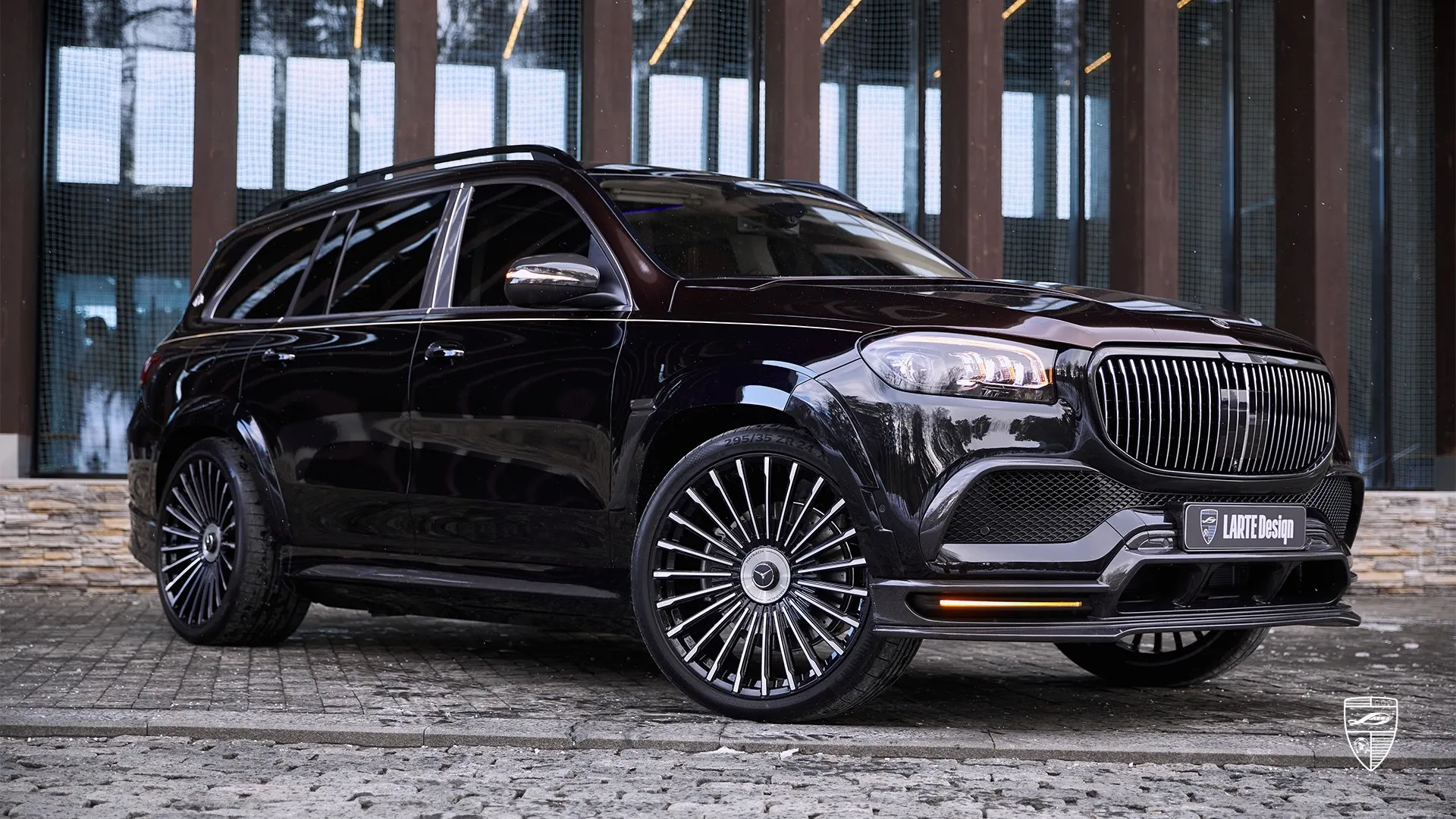 Mercedes Maybach GLS 600 with body kit custom look and exclusive suv styling