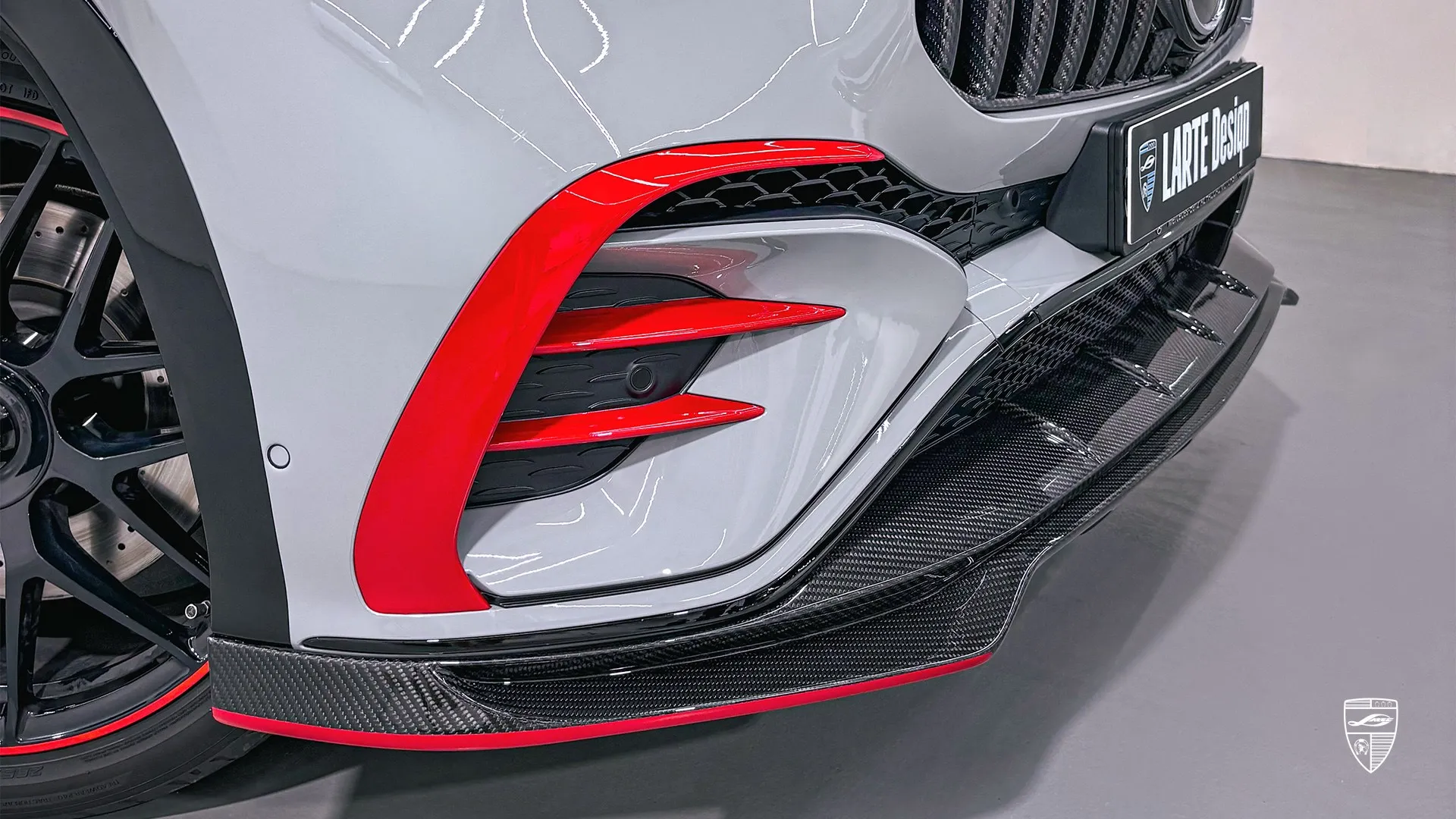 AMG GLE 53 Coupe Facelift with red aerodynamic accents and custom front bumper styling