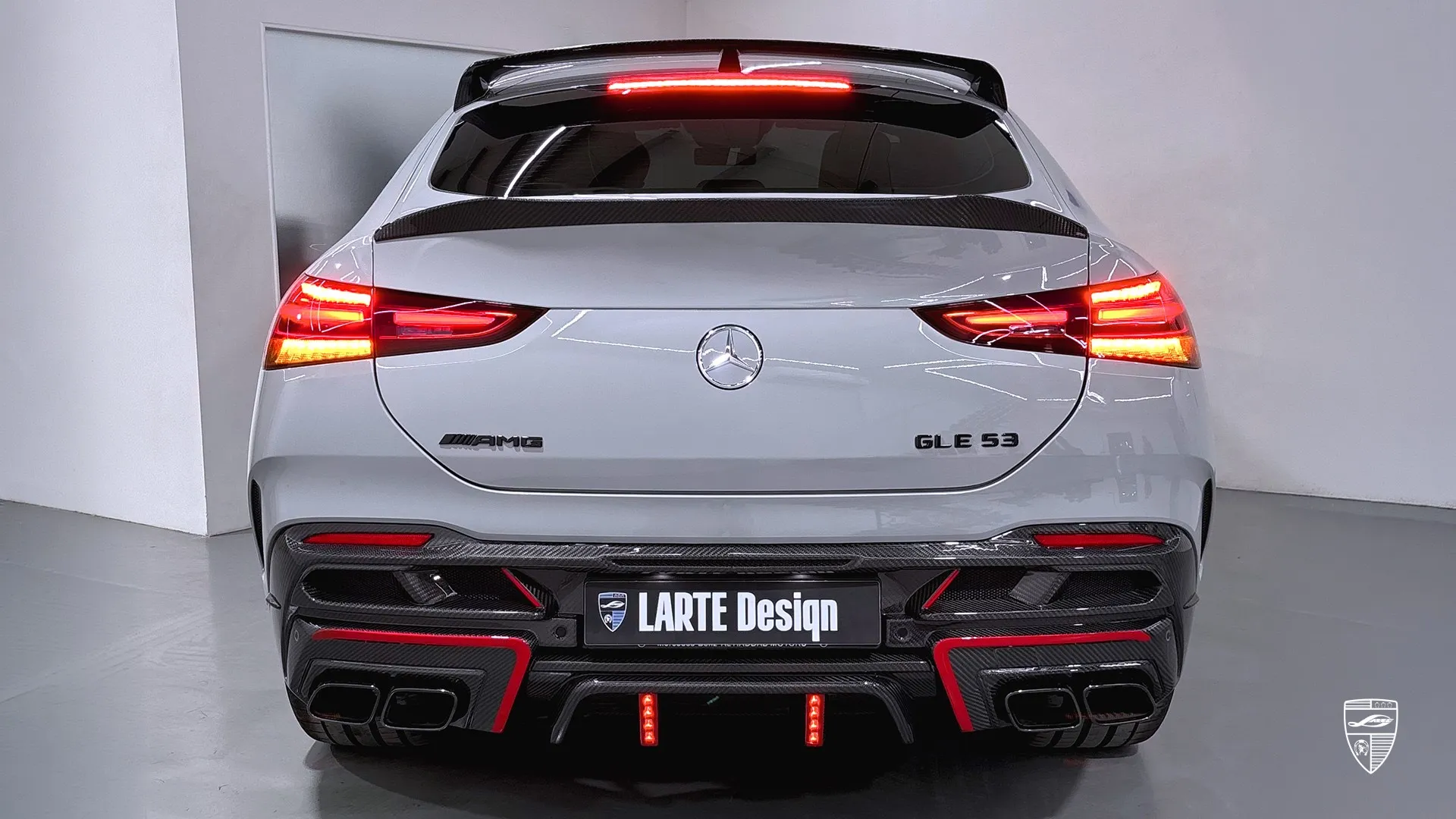 Mercedes GLE 53 Coupe Facelift performance rear view with LED lighting and sport bumper