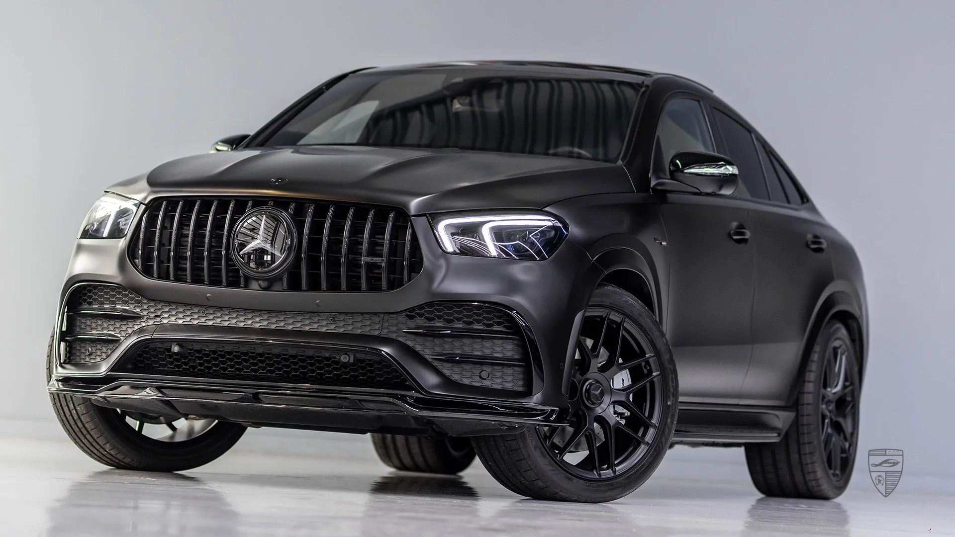 Mercedes GLE 53 AMG — Obsidian Black high-end SUV from Amsterdam with black label styling package