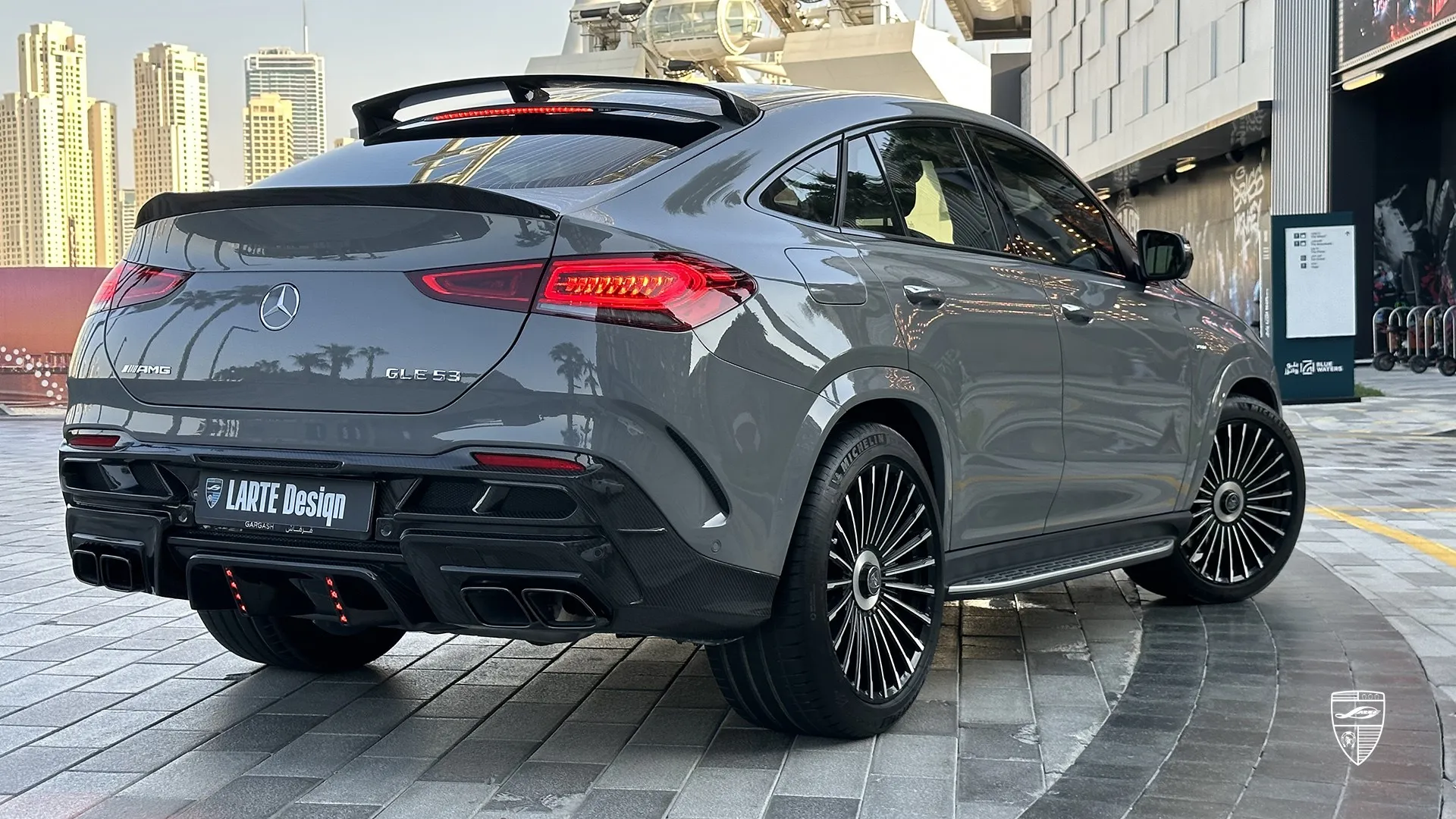 Mercedes GLE 53 AMG C167 mit AMG-Tuning-Kit 2023 Mercedes GLE Coupe 53 AMG C167 — Selenitgrauer Luxus-SUV mit AMG-Exterieur-Tuning-Kit