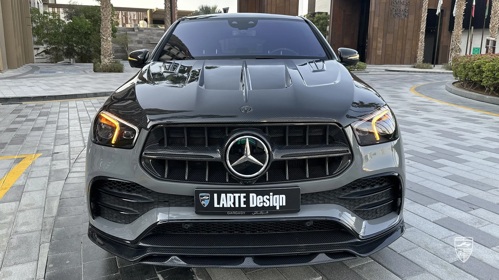 GLE Coupe C167 aus Dubai mit AMG-Styling-Kit 2023 Mercedes GLE Coupe C167 — Selenitgrauer SUV aus Dubai mit individuellem AMG-Styling-Kit