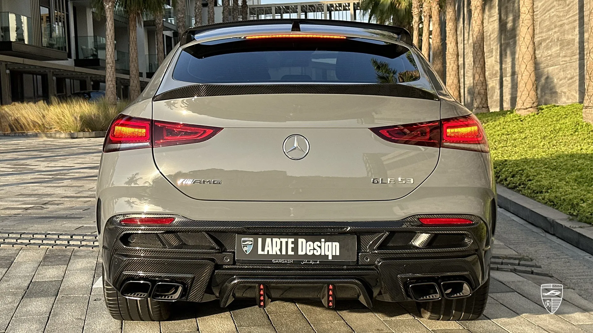 Mercedes GLE 53 AMG 2023 — individueller Selenitgrauer SUV mit sportlichem Restyling