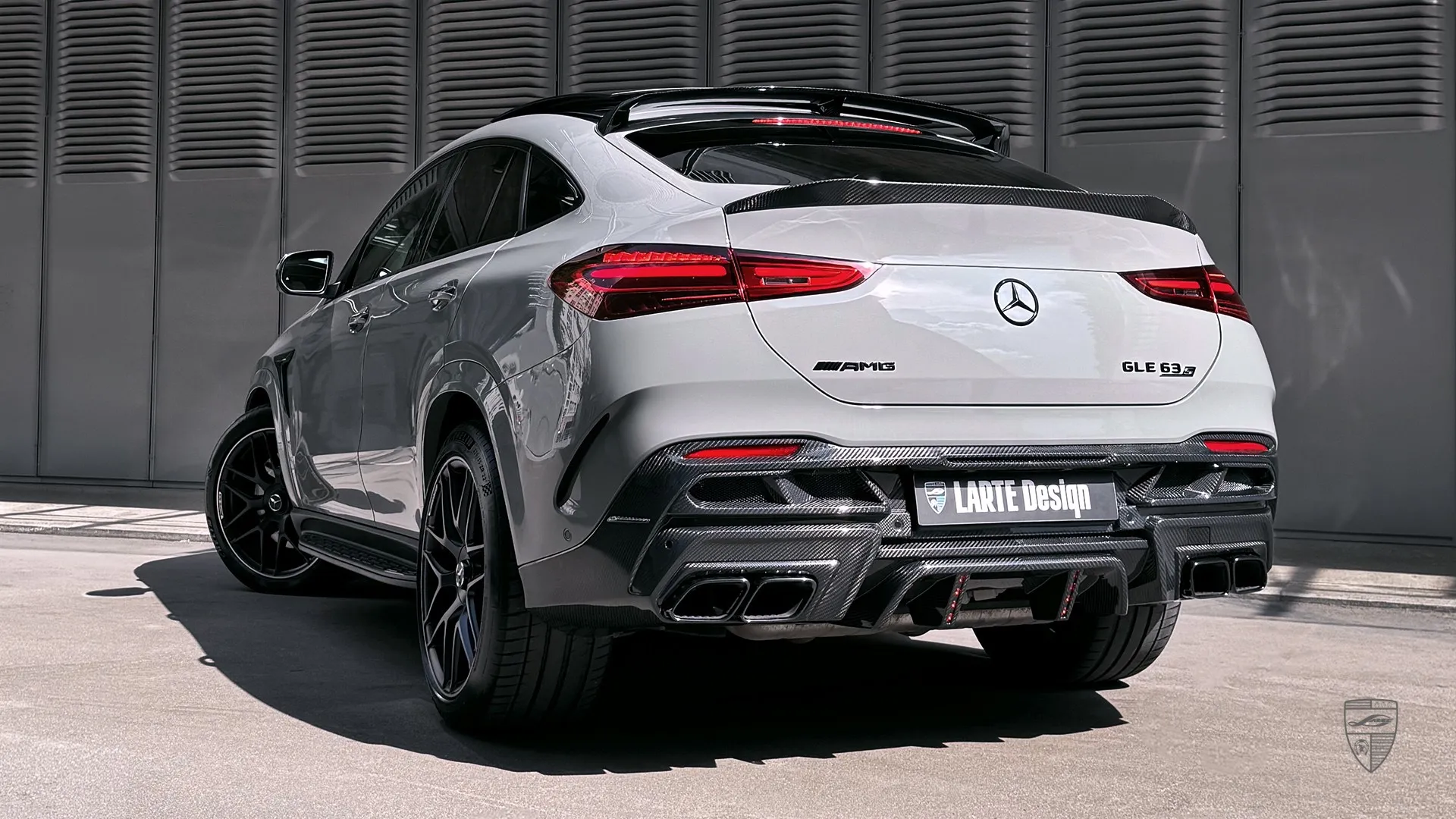 2026 Mercedes AMG 63 GLE Coupe Heckansicht in Grau mit sportlichen Exterieur Upgrades