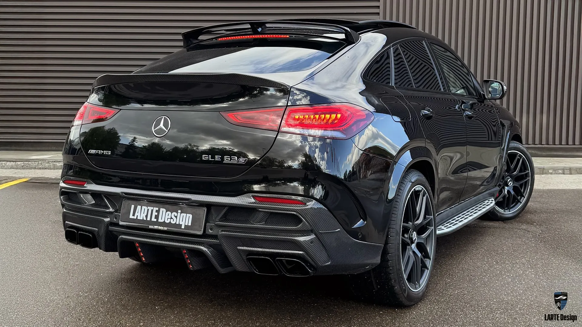 Individueller GLE 63s AMG SUV in Obsidianschwarz mit High-End-Upgrade von LARTE Design