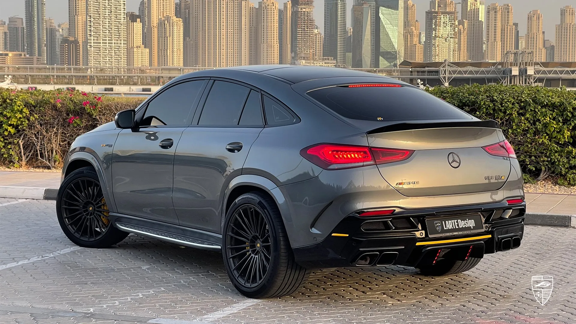 AMG GLE 63 Coupe mit Custom Exterieur Styling und Premium Performance SUV Design