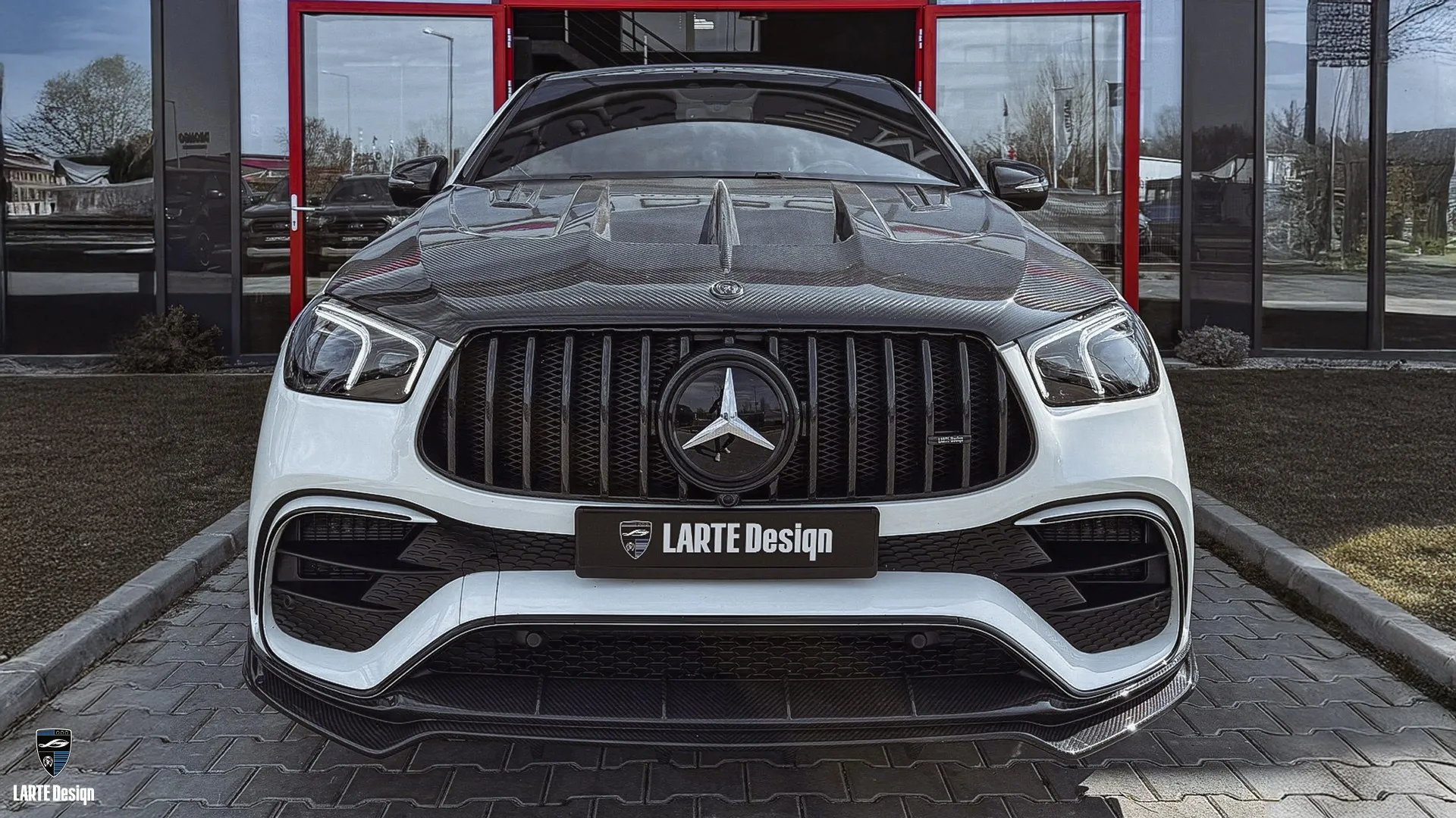 Polarweißer Mercedes GLE Coupe 63s AMG – Facelift-SUV mit aggressivem Designpaket