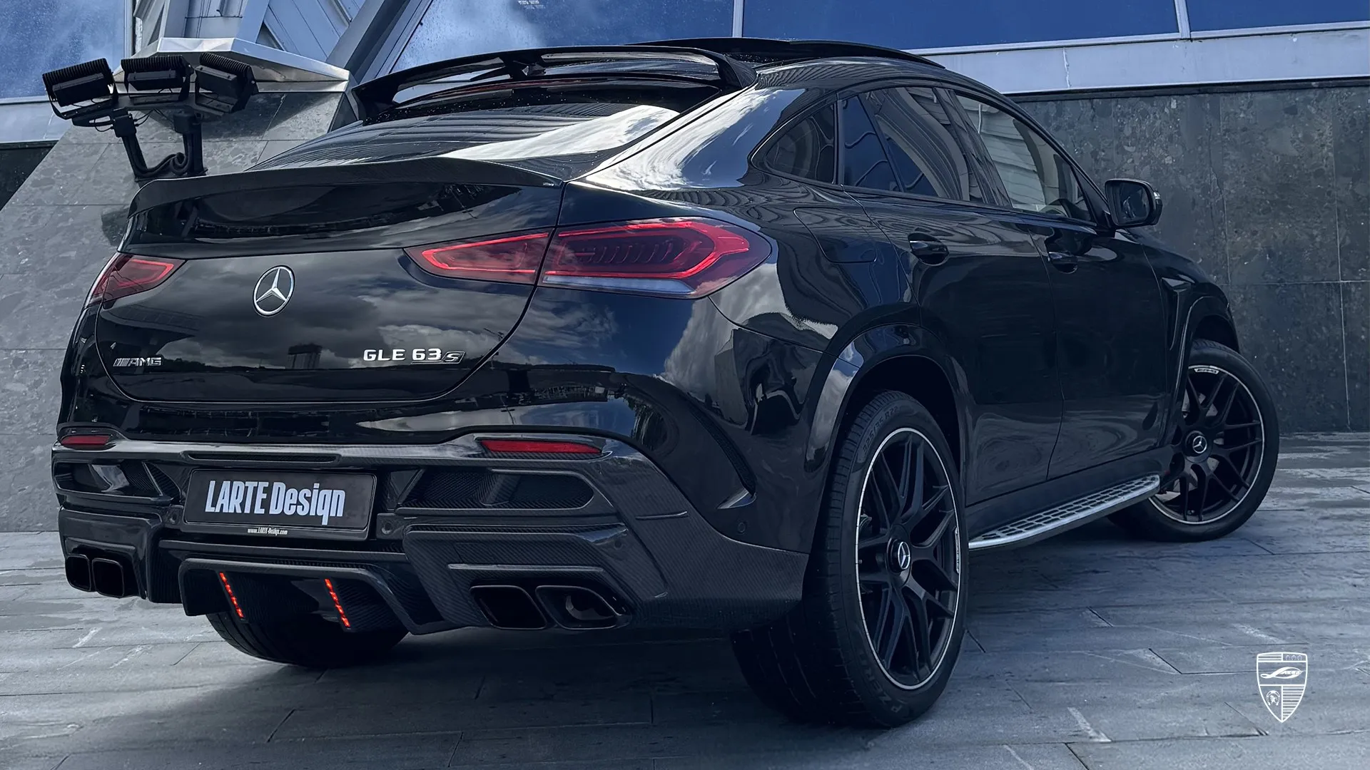 GLE Coupe 63s AMG C167 – SUV mit Spoiler-Upgrade & LED-Details Mercedes GLE Coupe 63s AMG C167 mit Spoiler-Upgrade, LED-Akzenten & aggressivem Bodykit