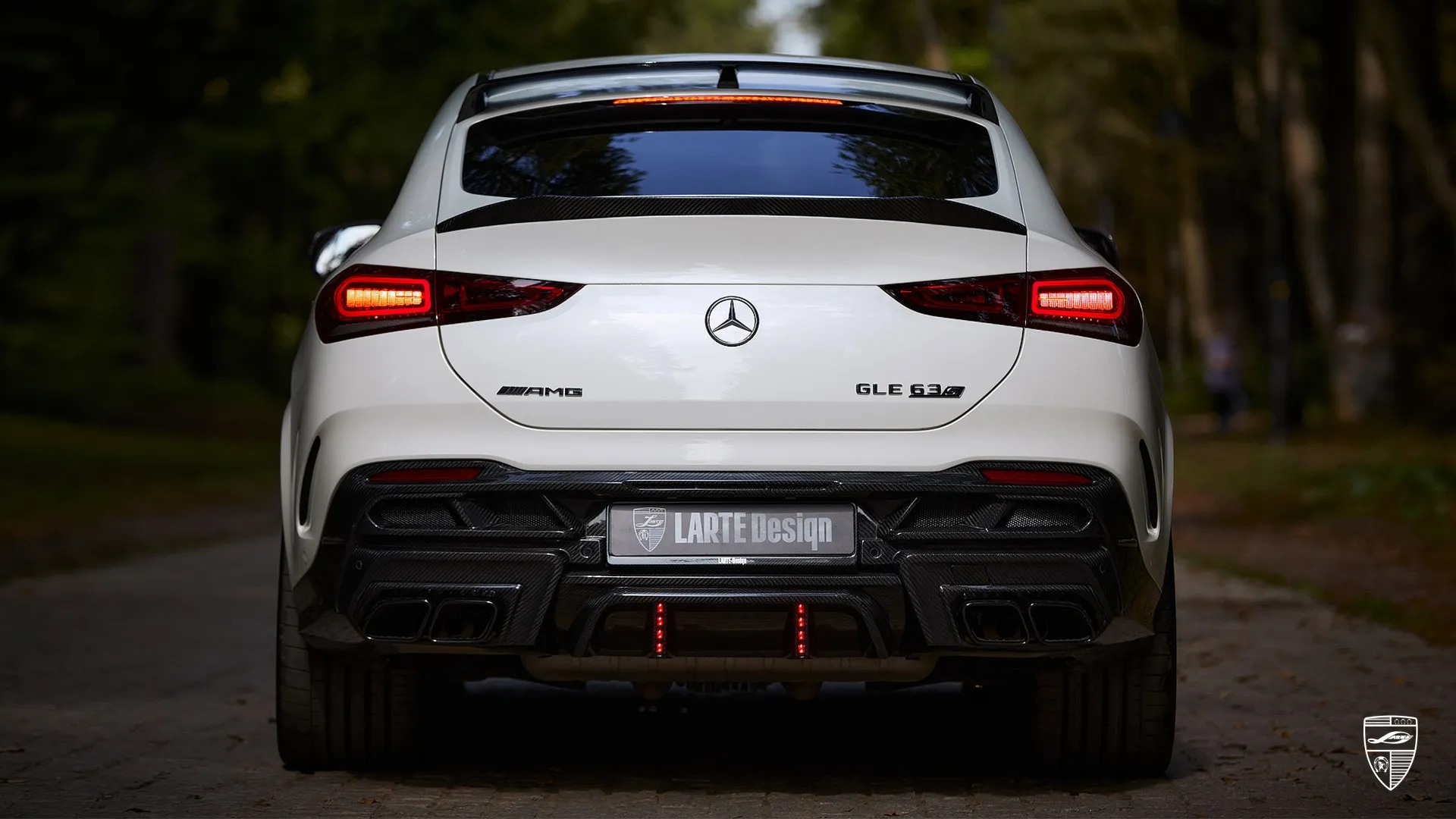Weißer GLE 63s AMG – Leichtbau und brutaler Look im Performance-SUV aus Luzern