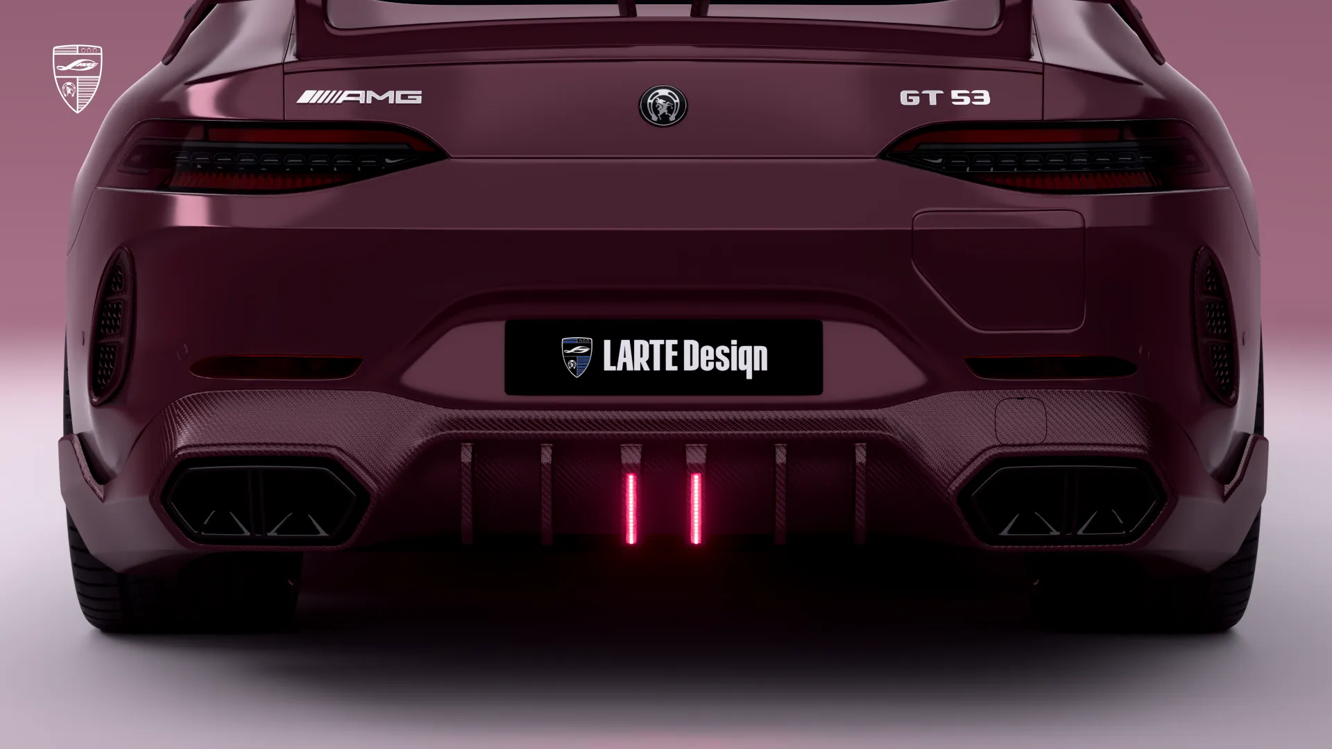 AMG GT 53 LCI: Heckansicht mit Leistungs‑Diffusor, LED‑Beleuchtung und Auspuffstyling in Weinrot