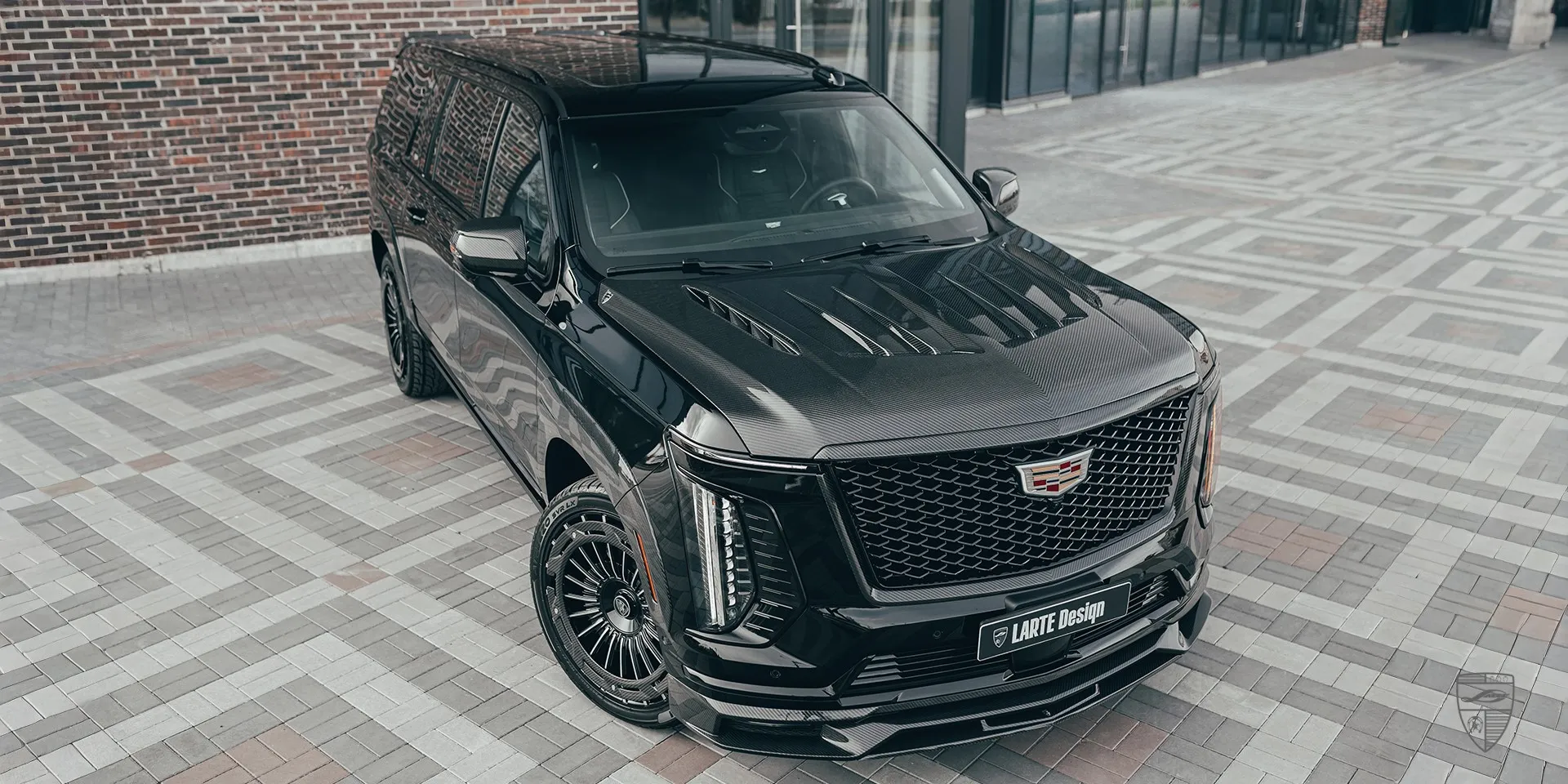 Escalade 600 ESTHETE mit Carbon-Splitter-Design 2026 Escalade 600 ESTHETE-Facelift mit sportlichem Splitter und Luxusdesign