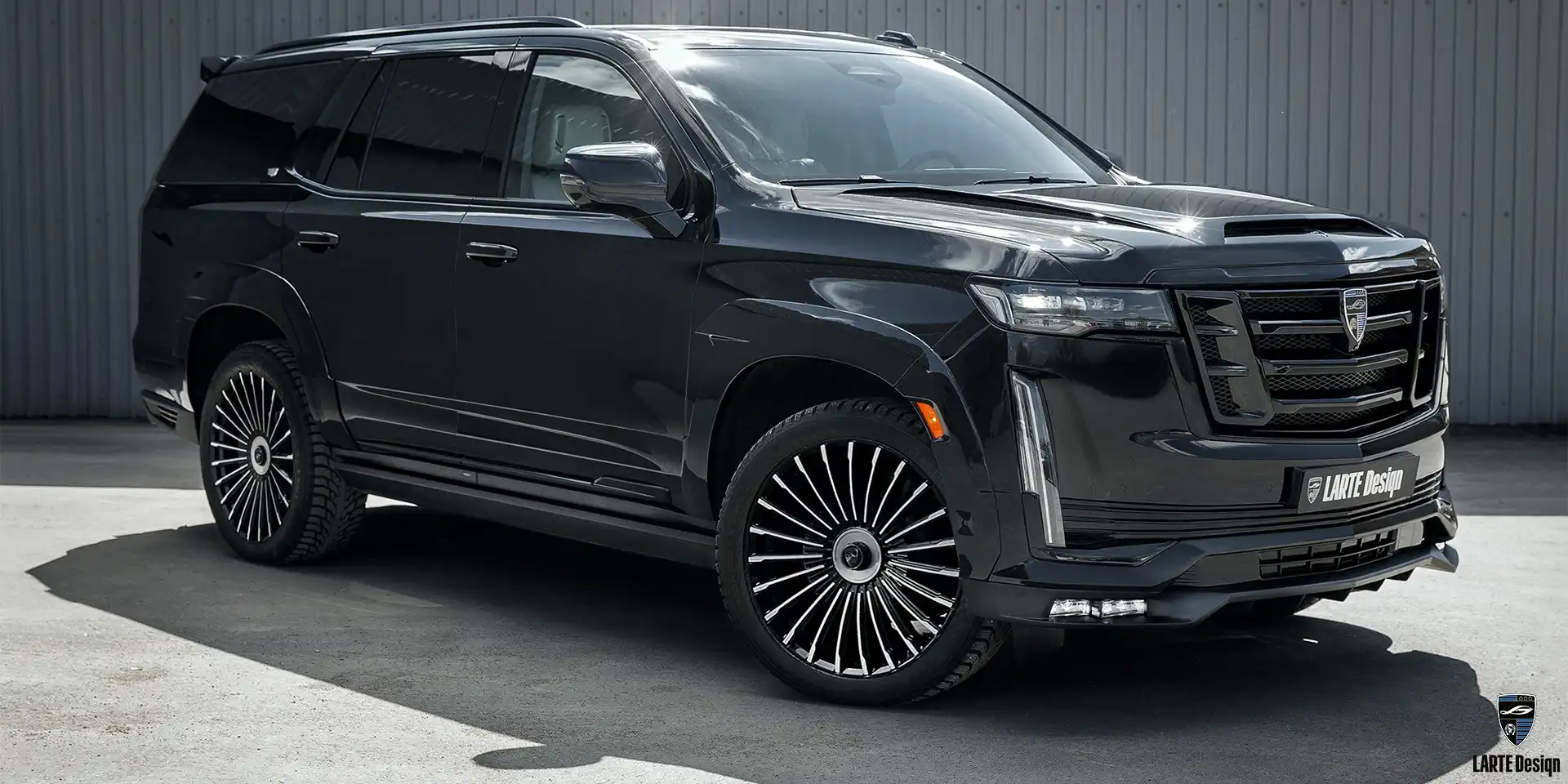 Kaufen Sie Tuning für den Cadillac Escalade 6.2 AT ESV Premium Luxury Platinum GMT 1XX Black Raven