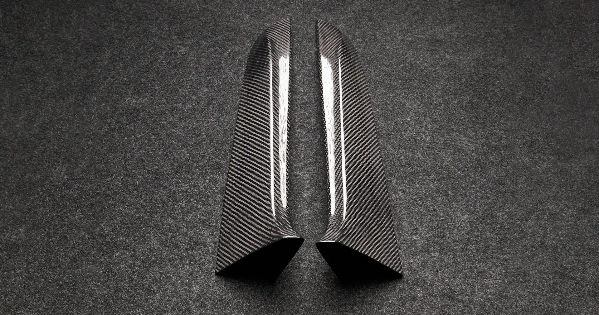 Bitte bestellen Sie eine Carbonfaser-Verkleidung für den Kofferraumdeckelträger des Bentley Bentayga MLB bentayga-speed-edition-12 6.0-LITER TWIN TURBO W12 TYROLEAN /2020/2021/2022/2023/2024