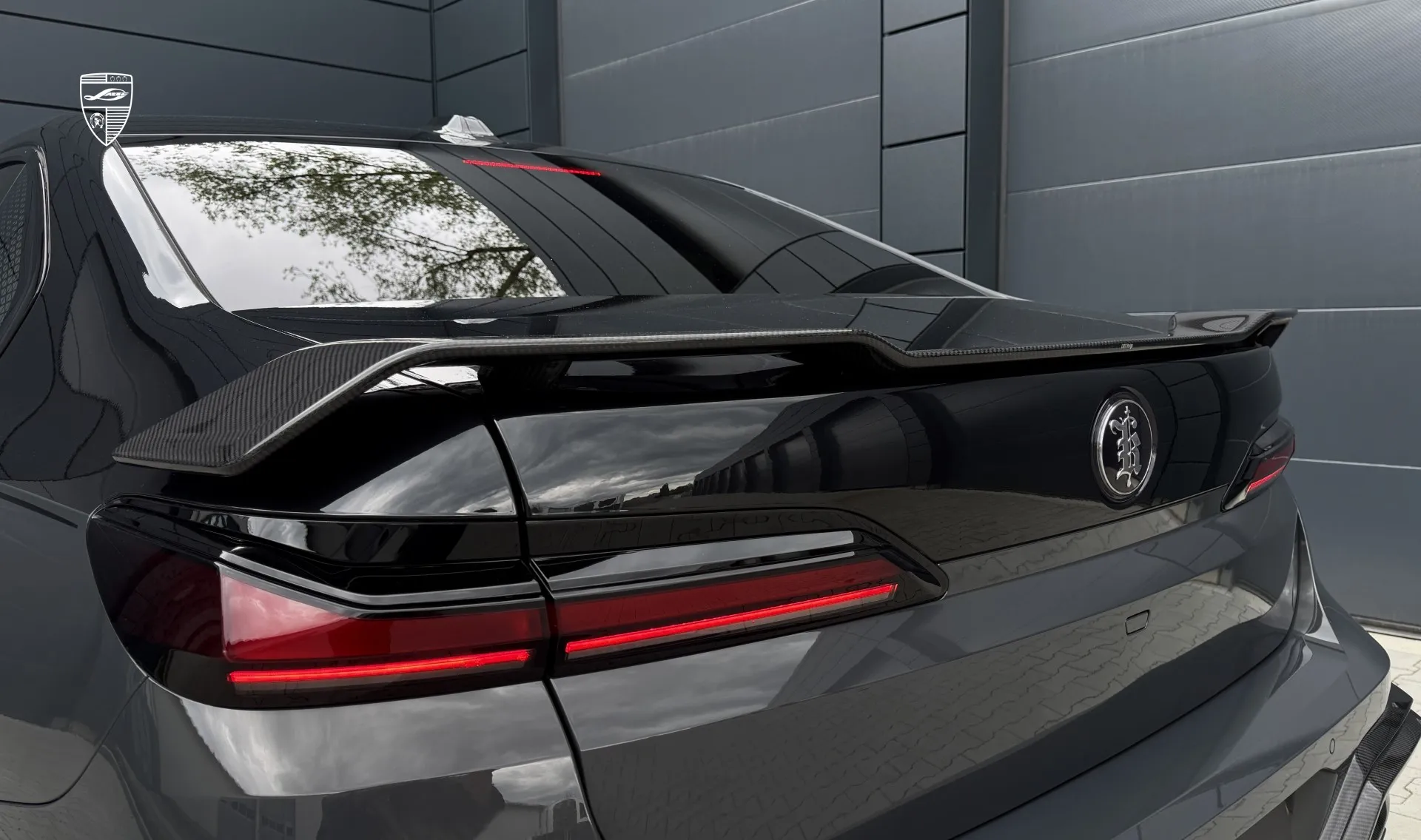 Carbon spoiler upgrade for the luxury car BMW 7 Series G70 760i from LARTE Design
