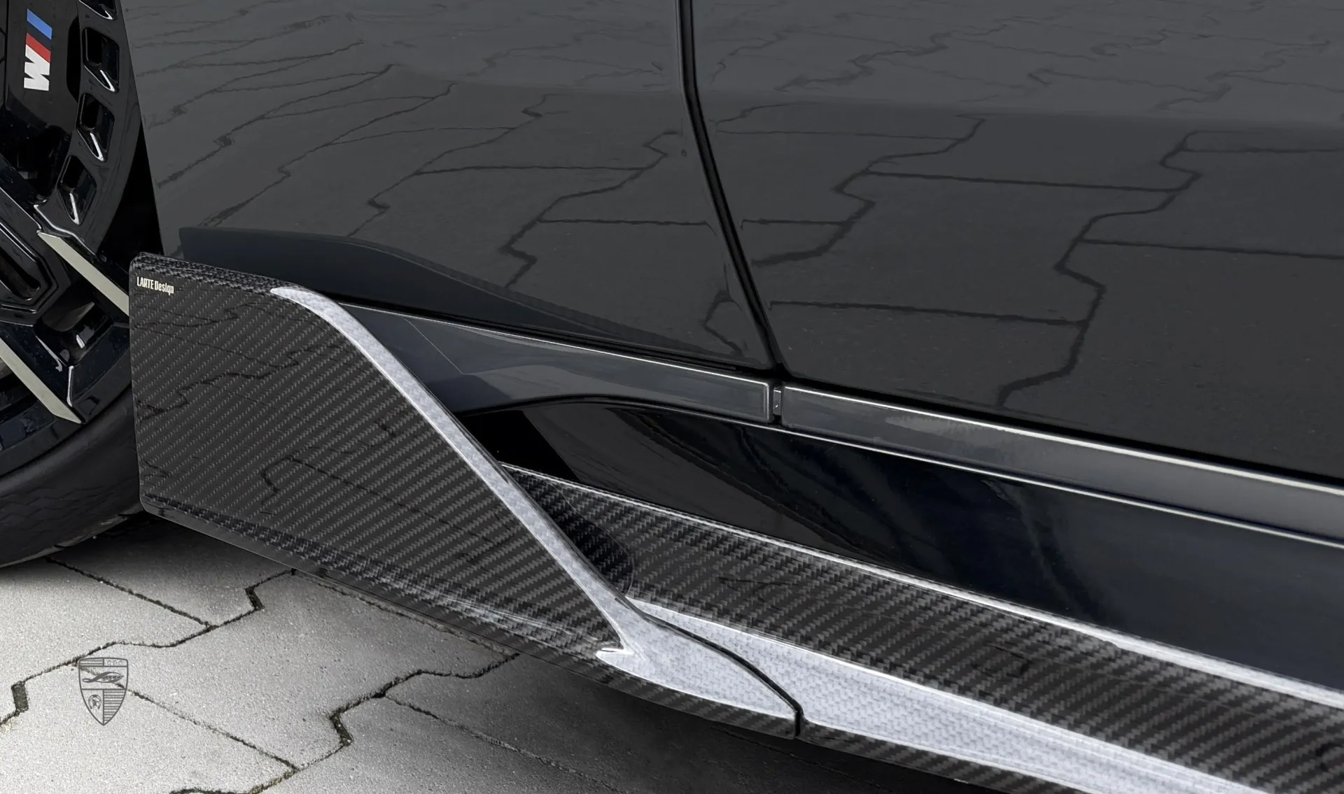 Carbon side skirts for your BMW 7 Series G70 760i in the appearance package by LARTE Design
