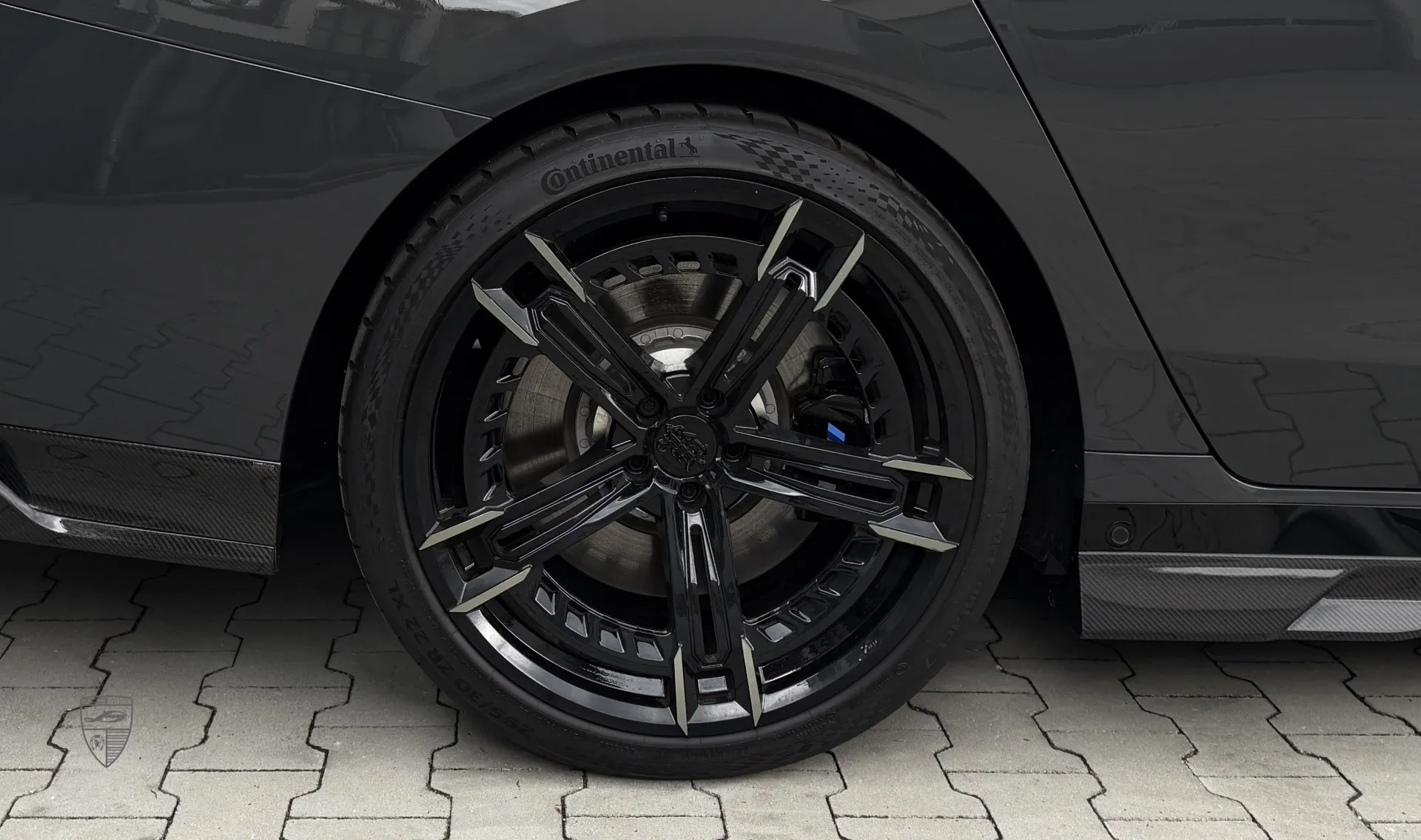 Custom wheels upgrade for the luxury car BMW 7 Series G70 760i from LARTE Design