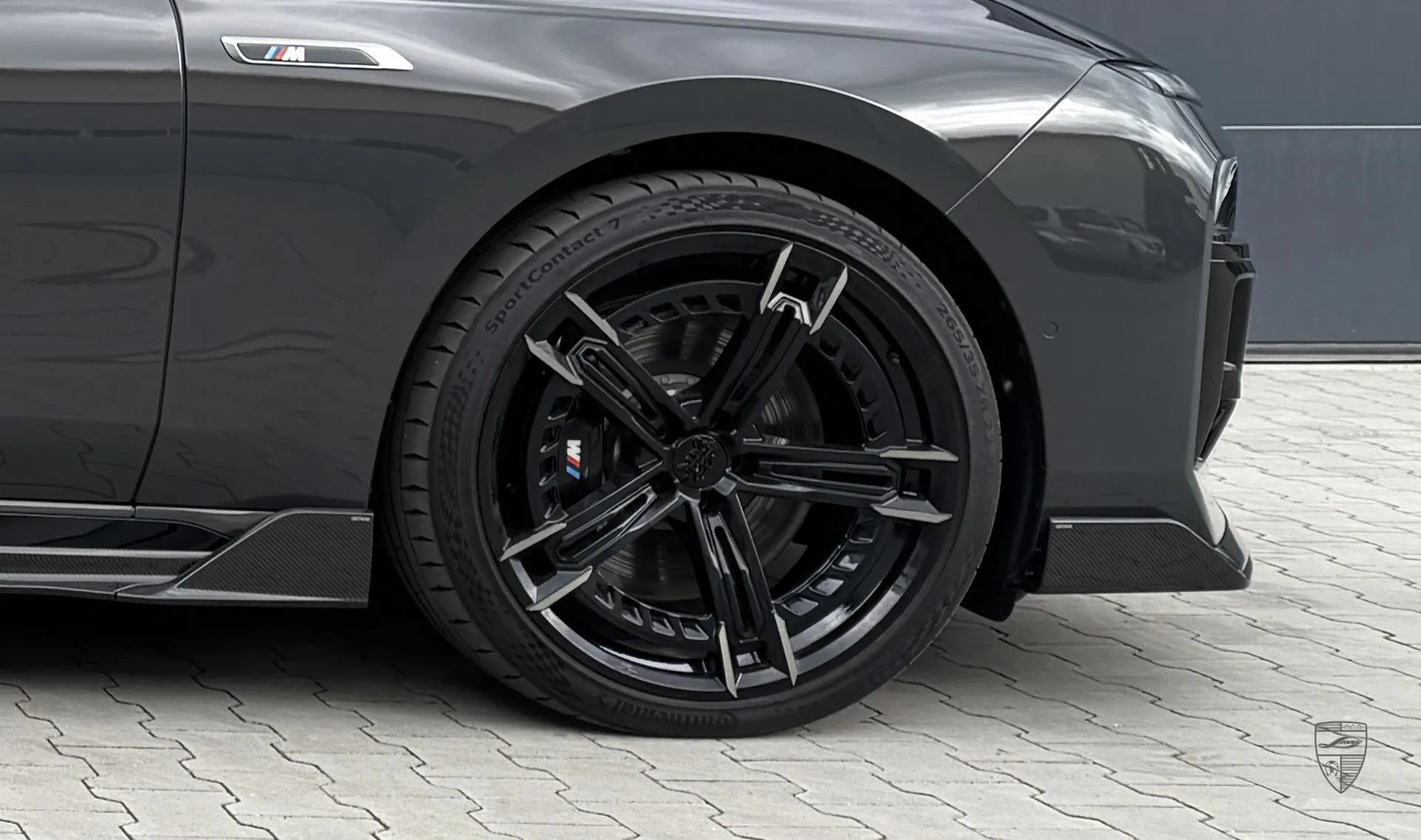 Custom wheels for your BMW 7 Series G70 760i in a conversion kit from LARTE Design