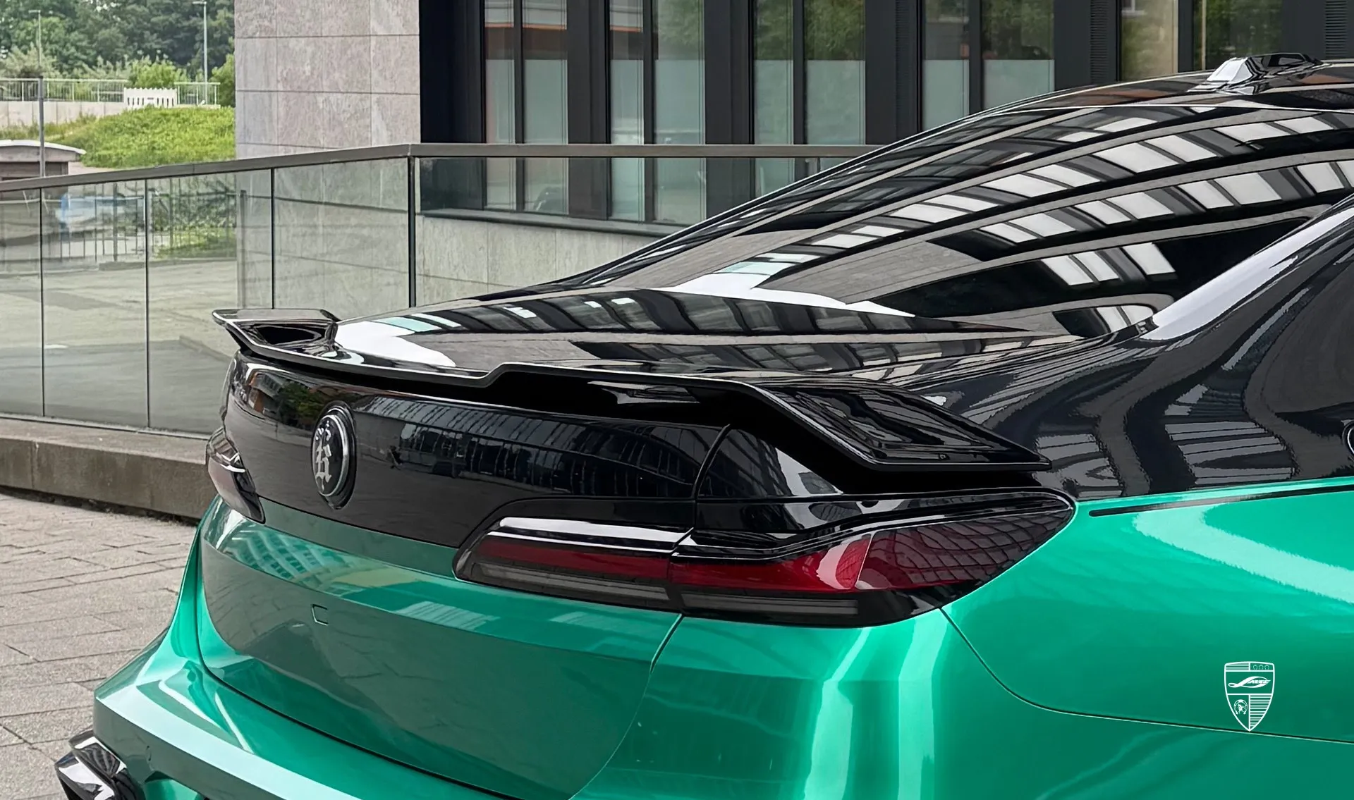 Spoiler for your BMW 7 Series G70 760i in a conversion kit from LARTE Design