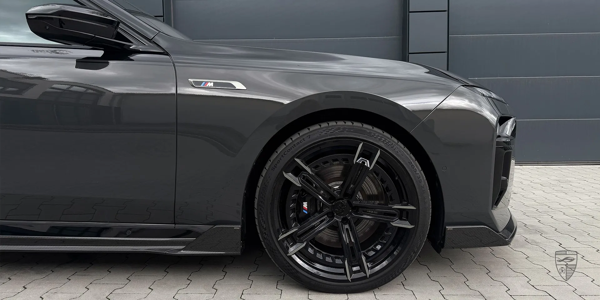 Luxury carbon fiber tuning for BMW 7 Series with dry‑carbon accents for a distinctive upscale look