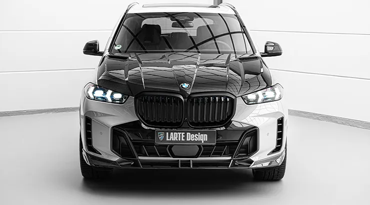 Front view on a BMW X5 G05 LCI Facelift 2023 with a body kit giving the car a custom appearance