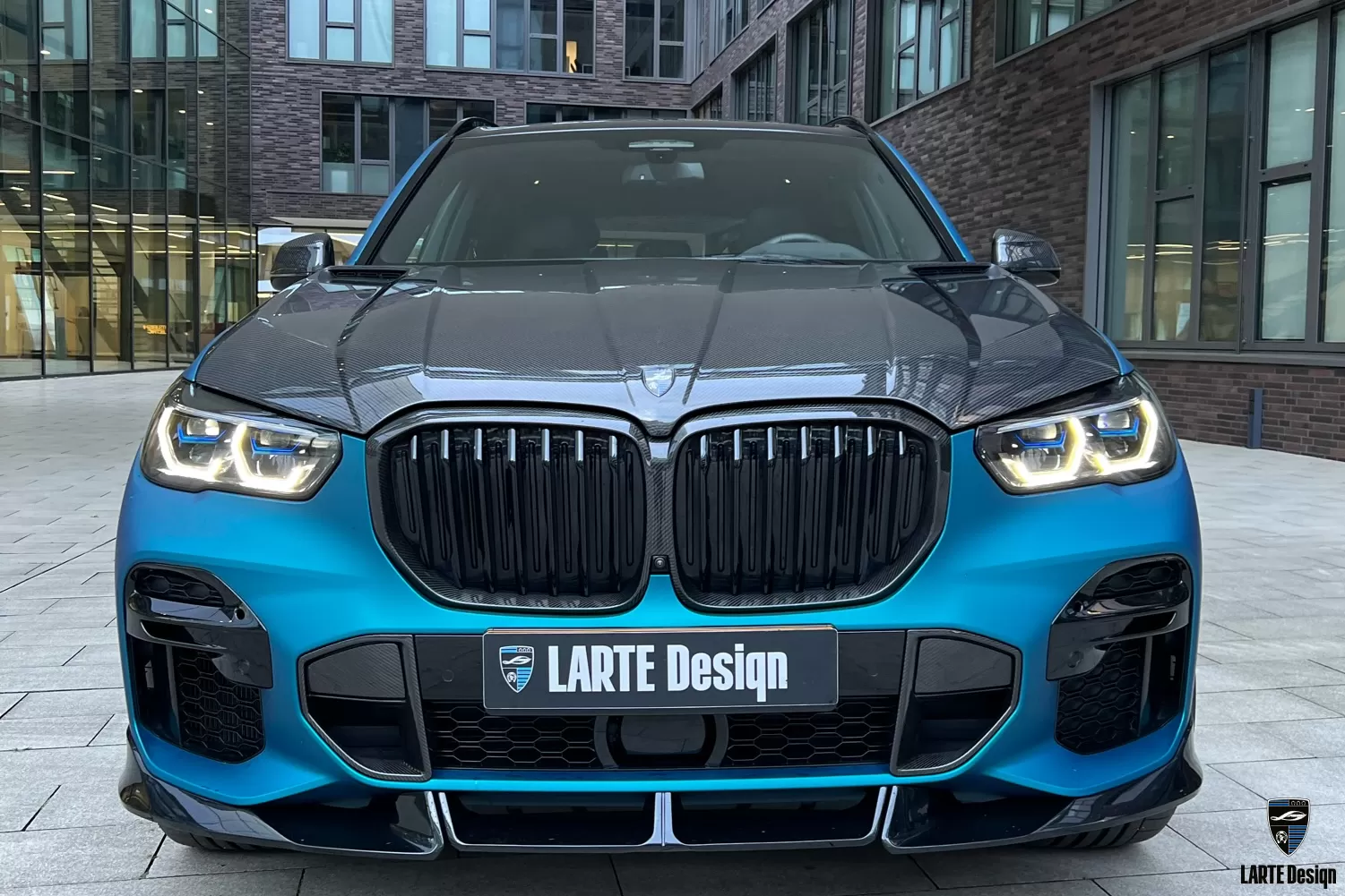 Carbon fiber kidney grill for BMW X5 G05 by LARTE Design