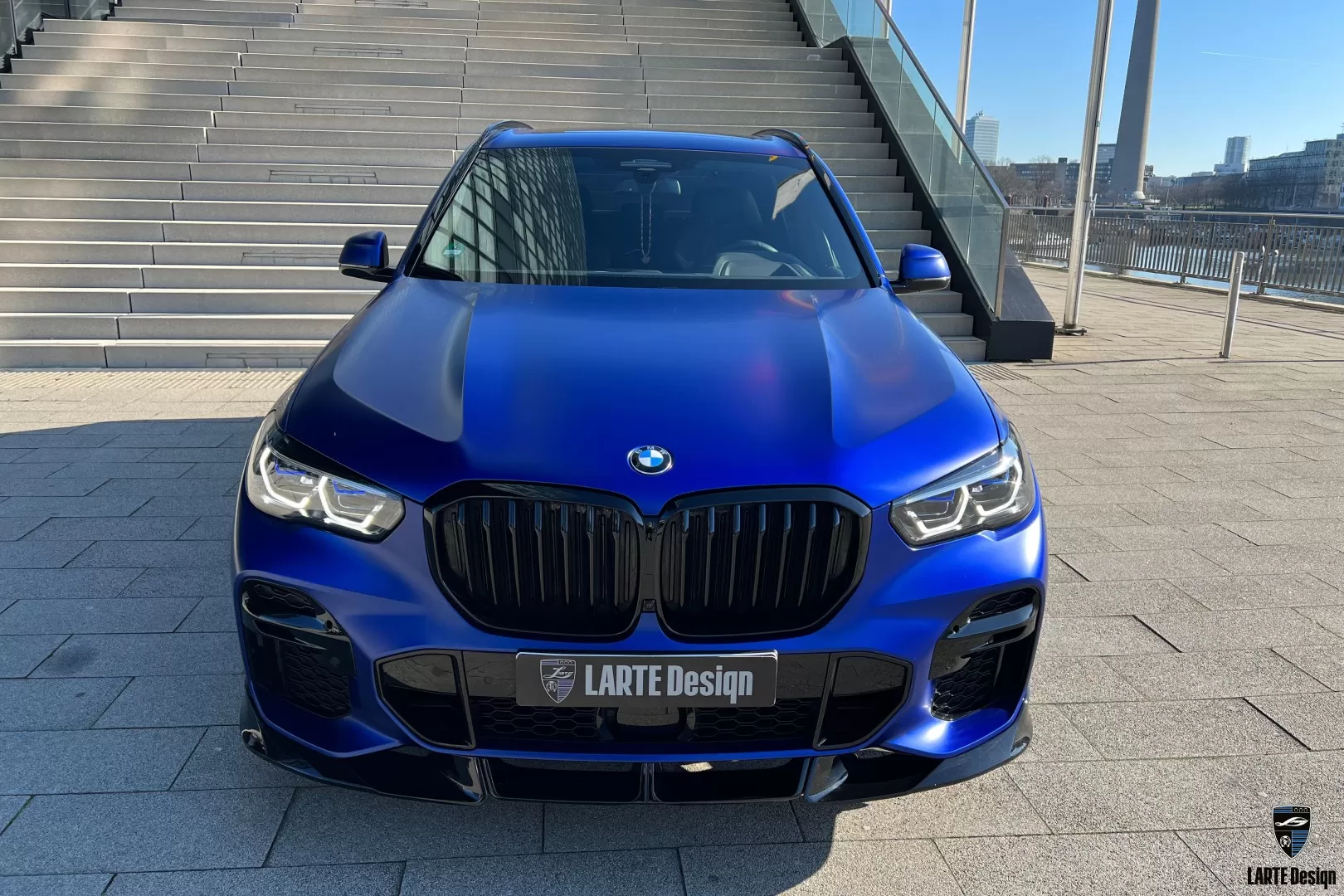 Glossy black kidney grill for BMW X5 G05 by LARTE Design