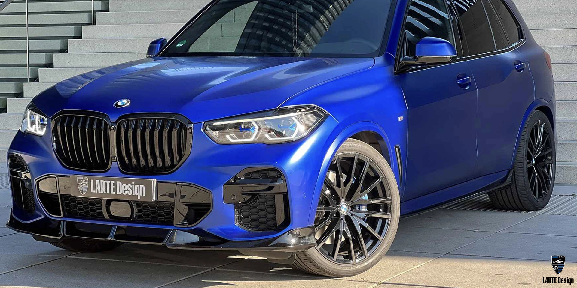 Karosserie-Kit für BMW X5 M Sport G05 in Phytonic Blue Metallic von LARTE Performance 