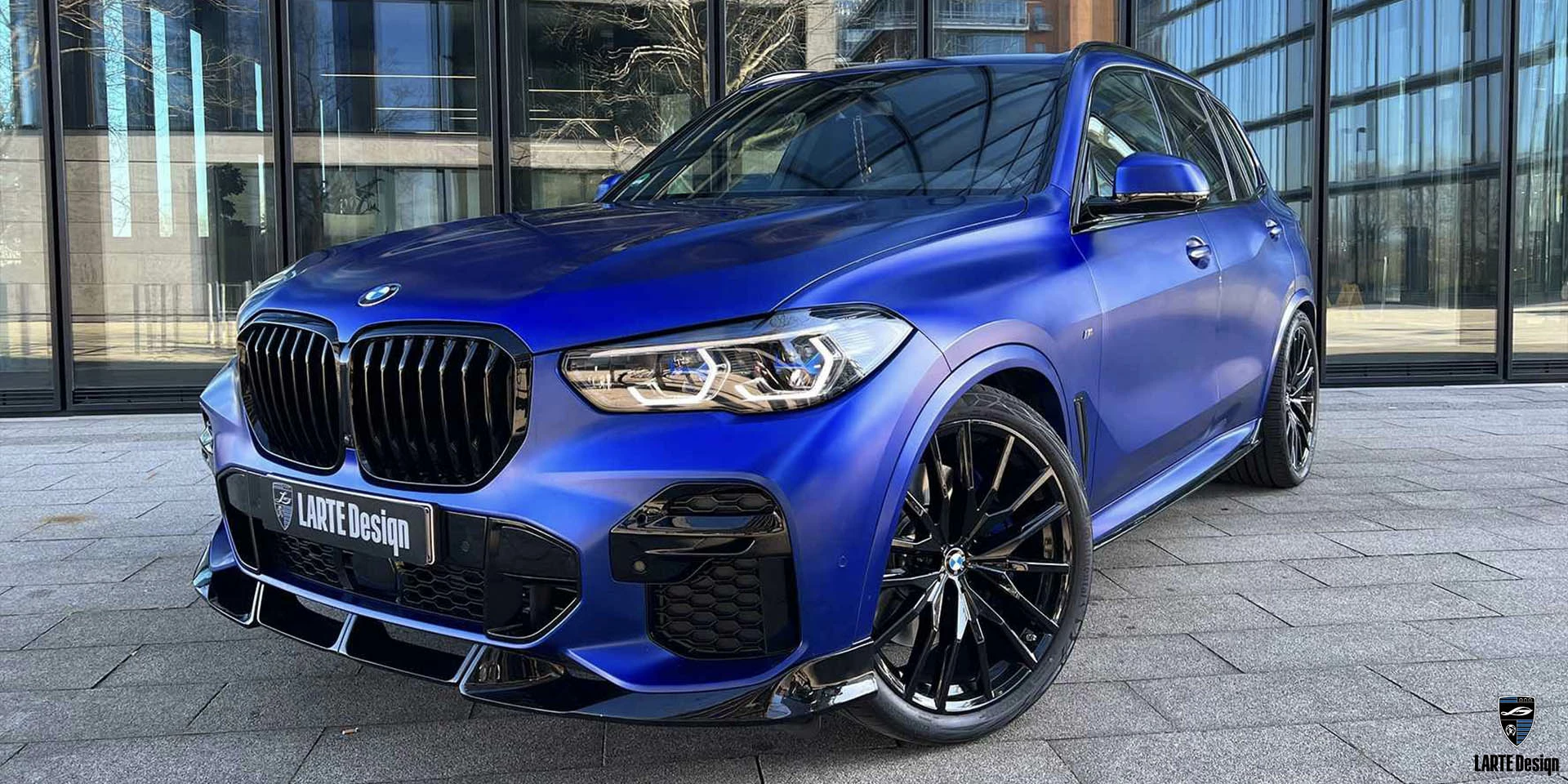 Bestellen Sie das maßgeschneiderte Tuning-Karosserie-Kit für den LARTE Performance BMW X5 M Sport G05 in Phytonic Blue Metallic