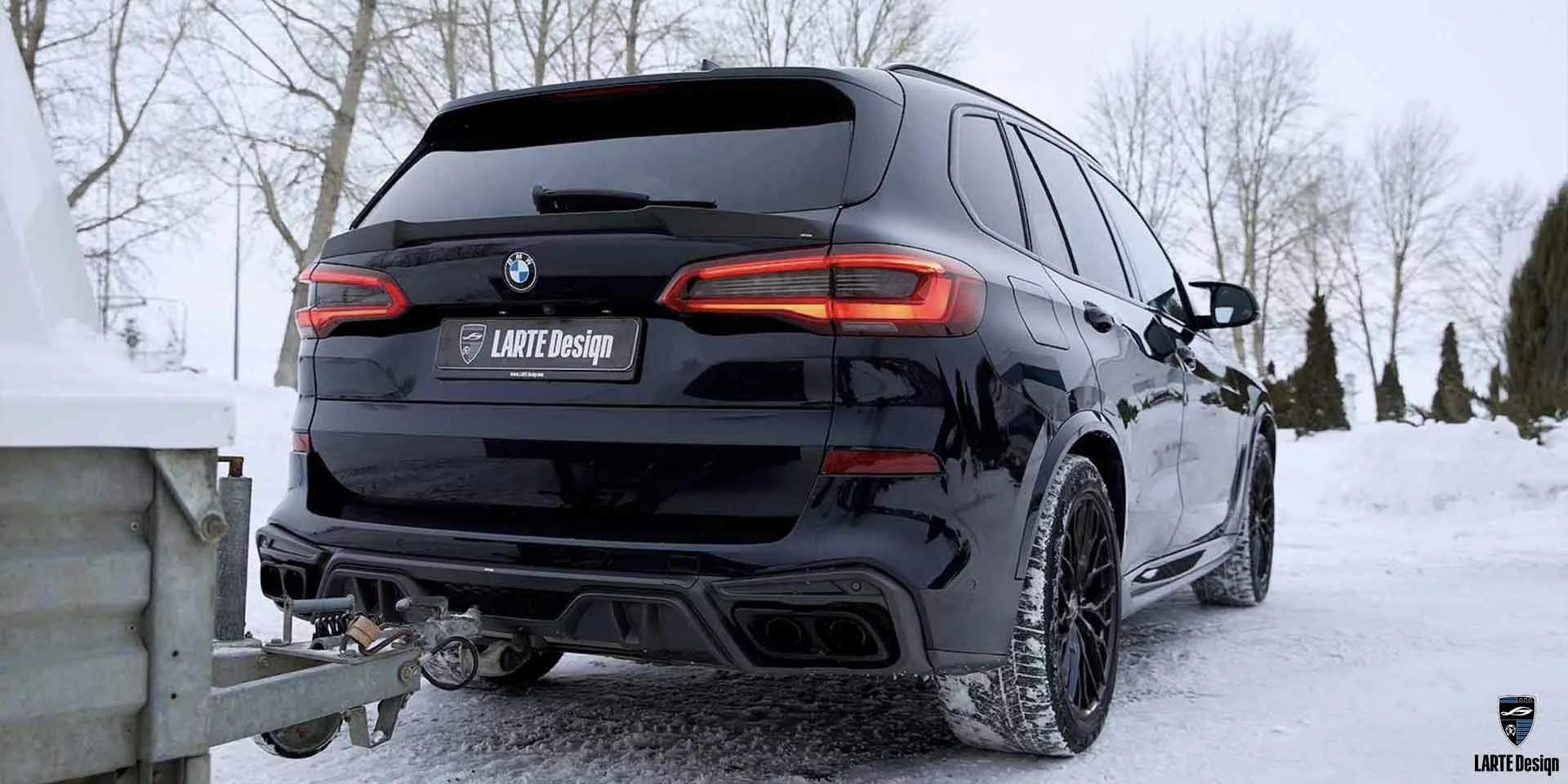 Kohlefaser-Addon-Diffusor für BMW X5 M Sport G05 M50i in Schwarz-Saphir-Metallic