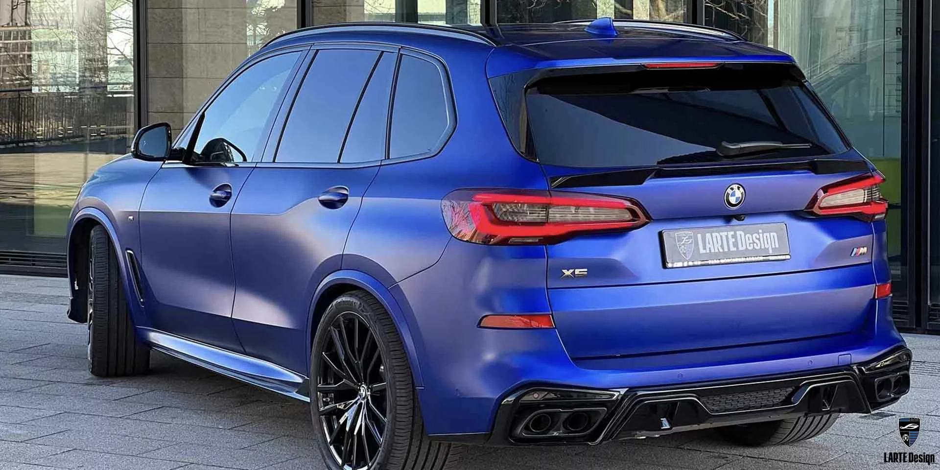 Heckdiffusor für BMW X5 M Sport G05 in Phytonic Blue Metallic aus Kohlefaser 