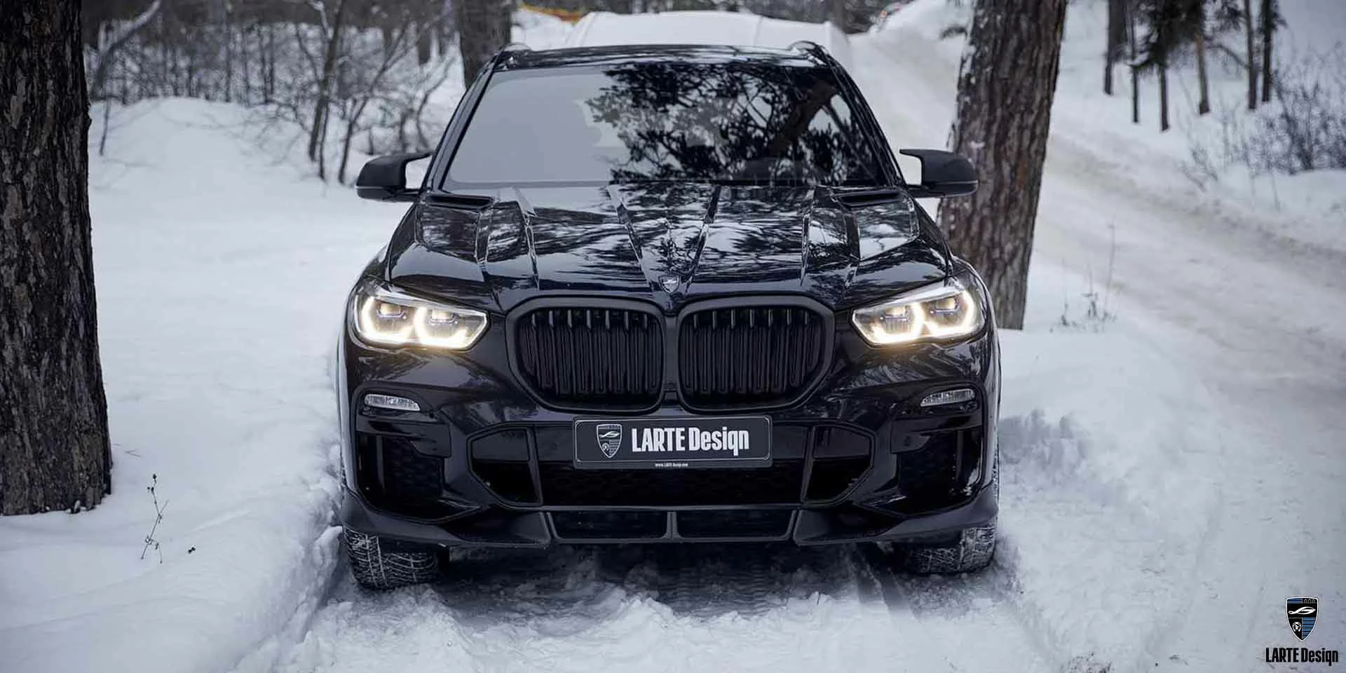 Carbon fiber side skirts for BMW X5 M sport G05 M50i Black Sapphire Metallic from LARTE Design