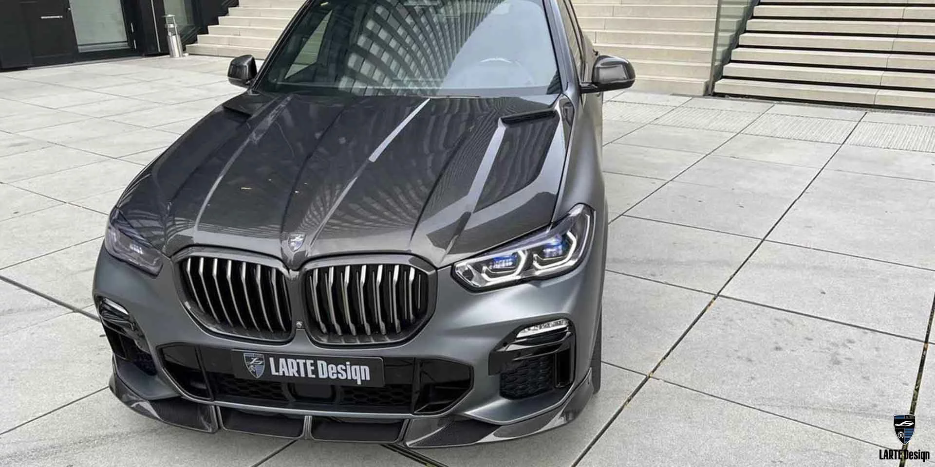 Kaufen Sie ein individuelles Body-Kit aus Kohlefaser für den BMW X5 M Sport G05 xDrive 30d in Silber Metallic