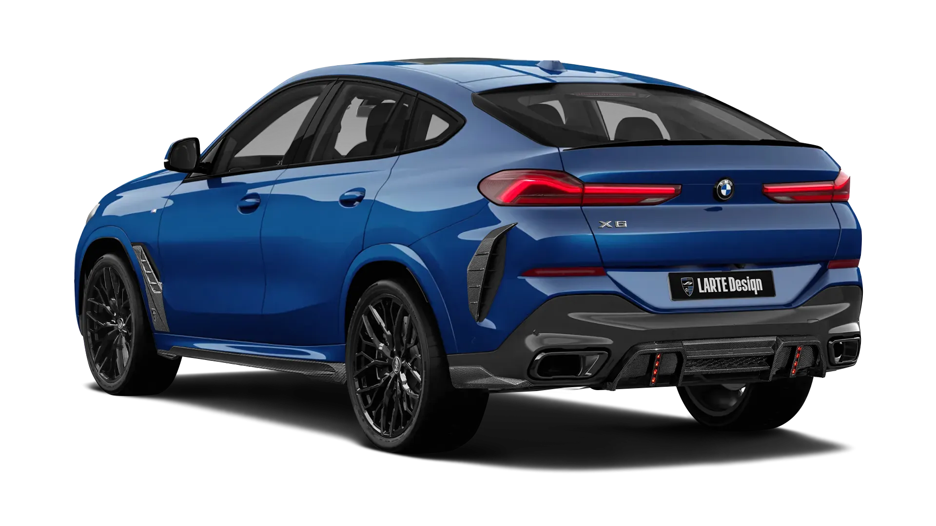 BMW X6 G06 LCI III Facelift mit Karbon-Karosserie-Kit: Rückansicht in Le Mans Blau