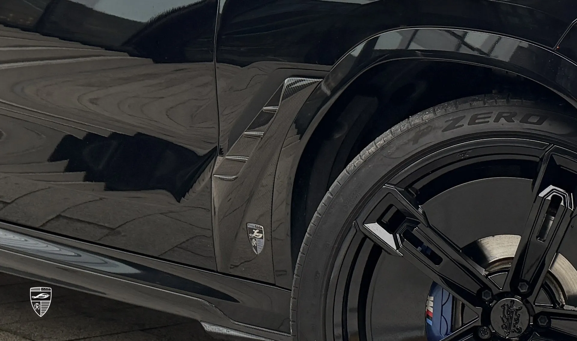 Carbonfaser-Kotflügeleinsätze Upgrade für den Luxuswagen BMW X6 G06 Facelift von LARTE Design