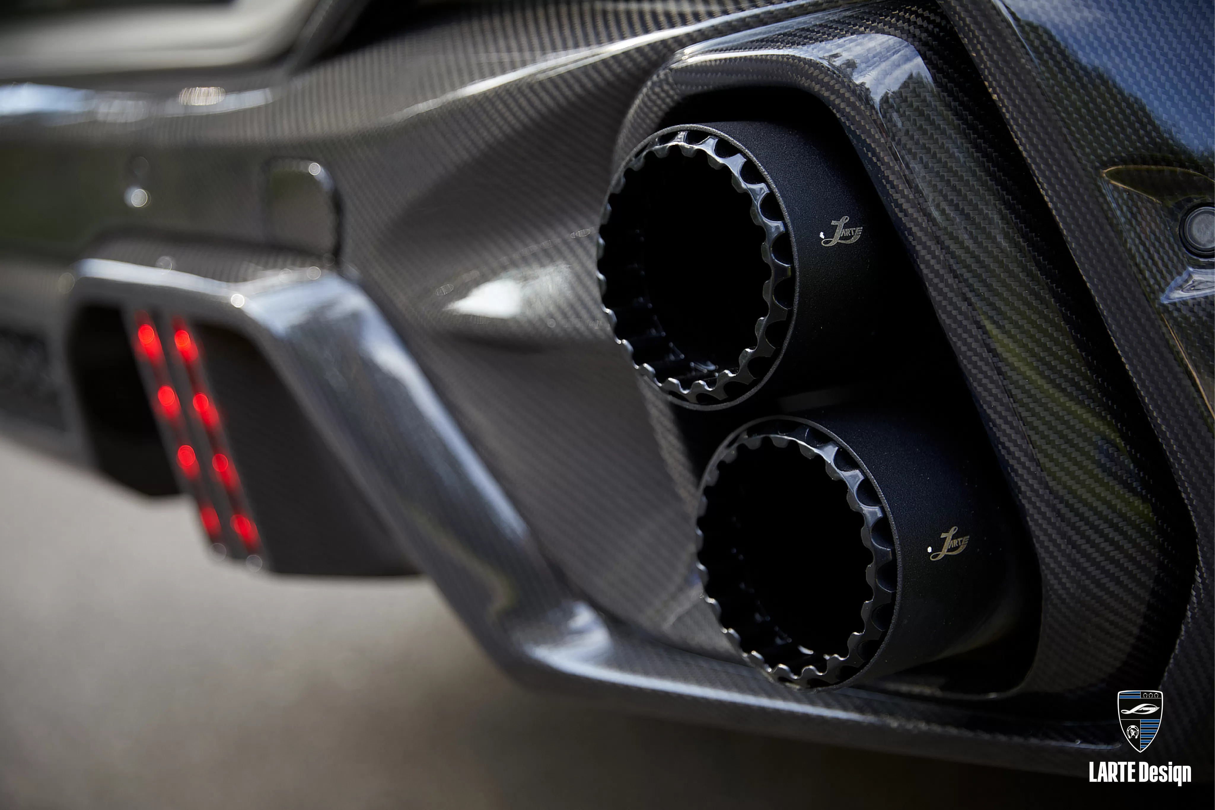 Custom carbon fiber Exhaust tips for BMW X6 G06 M sport M50d