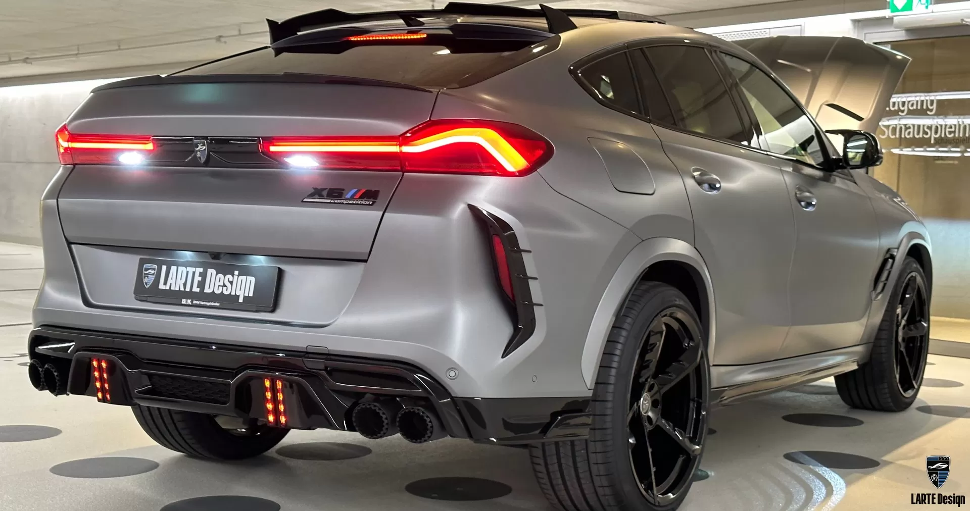 Rear diffuser with brake lights for BMW X6M F96 LCI by LARTE Design