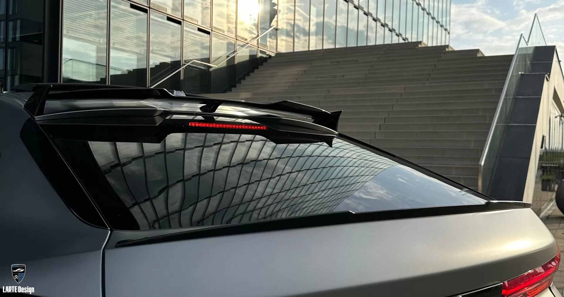 Glossy black trunk spoiler for BMW X6M F96 LCI by LARTE Design