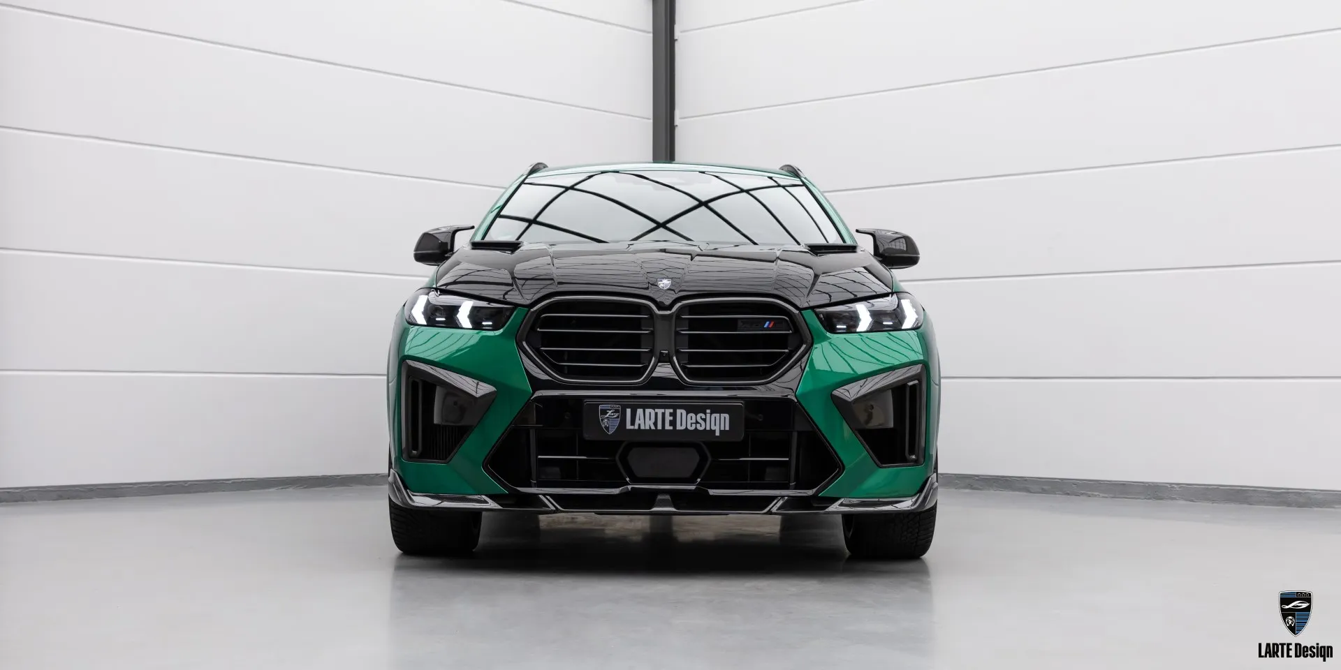 Close-up of BMW X6M Competition F96 III Facelift LCI's custom body kit details​