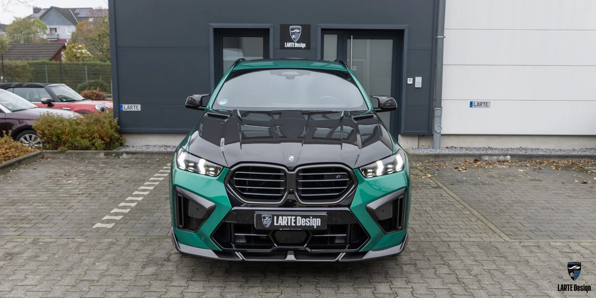 Front grille and hood design on BMW X6M Competition F96 III Facelift LCI​