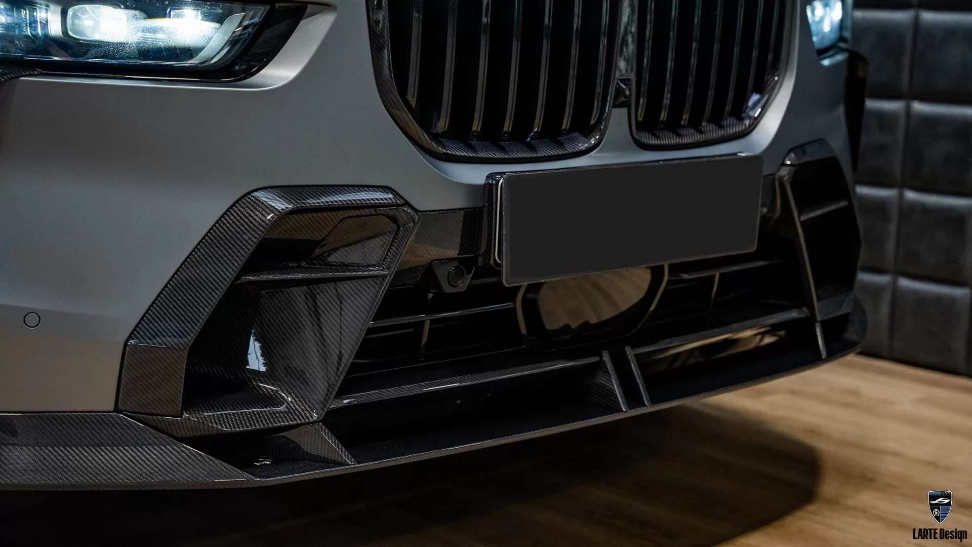 Front bumper overlay for BMW X7 G07 by LARTE Design