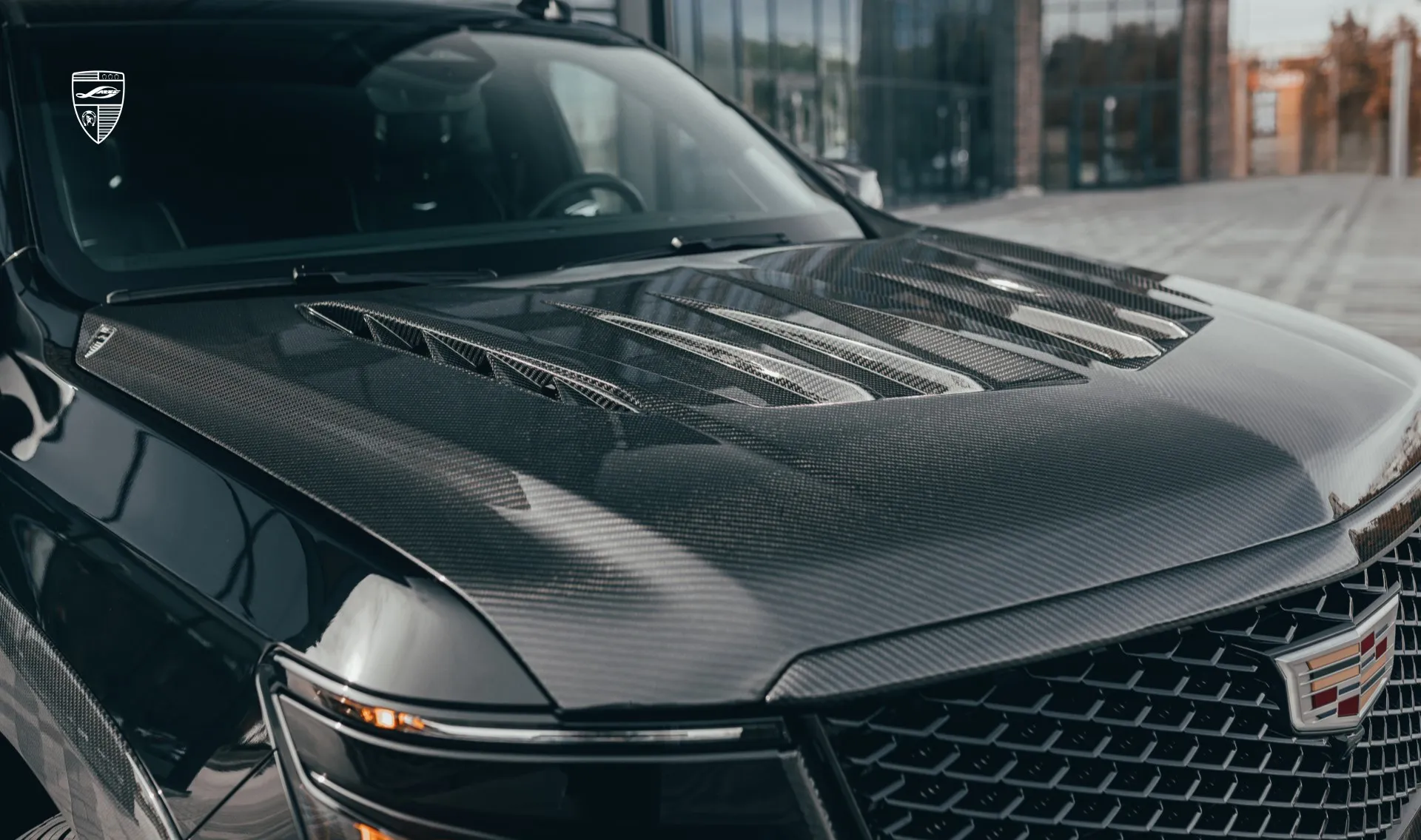 Carbonfaser-Motorhaube Upgrade für das Familienauto Cadillac Escalade 600 Carbonfaser-Motorhaube Upgrade für das Familienauto Cadillac Escalade 600 von LARTE Design