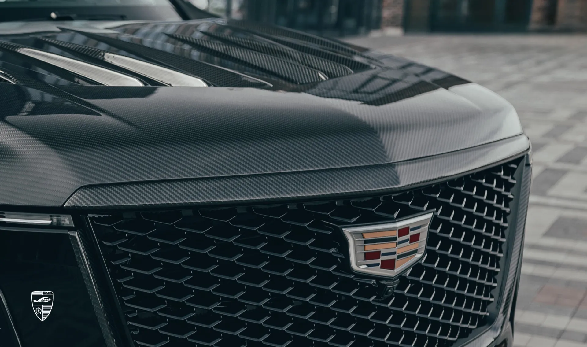 Carbonfaser-Haubenkante Upgrade für den Luxuswagen Cadillac Escalade 600 Carbonfaser-Haubenkante Upgrade für den Luxuswagen Cadillac Escalade 600 von LARTE Design