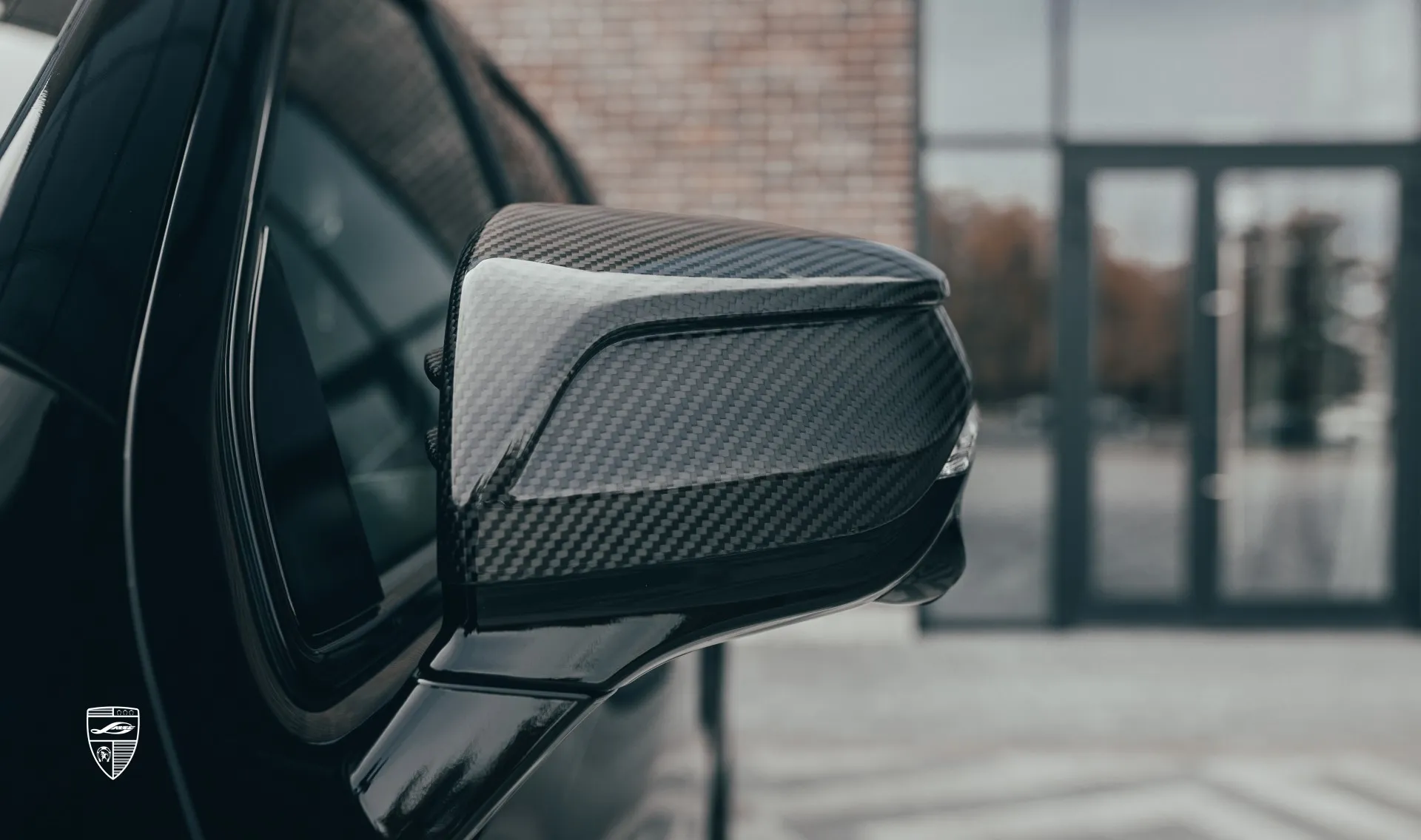 Carbonfaser-Spiegelkappen für Ihren Cadillac Escalade 600 im Umrüstkit Carbonfaser-Spiegelkappen für Ihren Cadillac Escalade 600 im Umrüstkit von LARTE Design