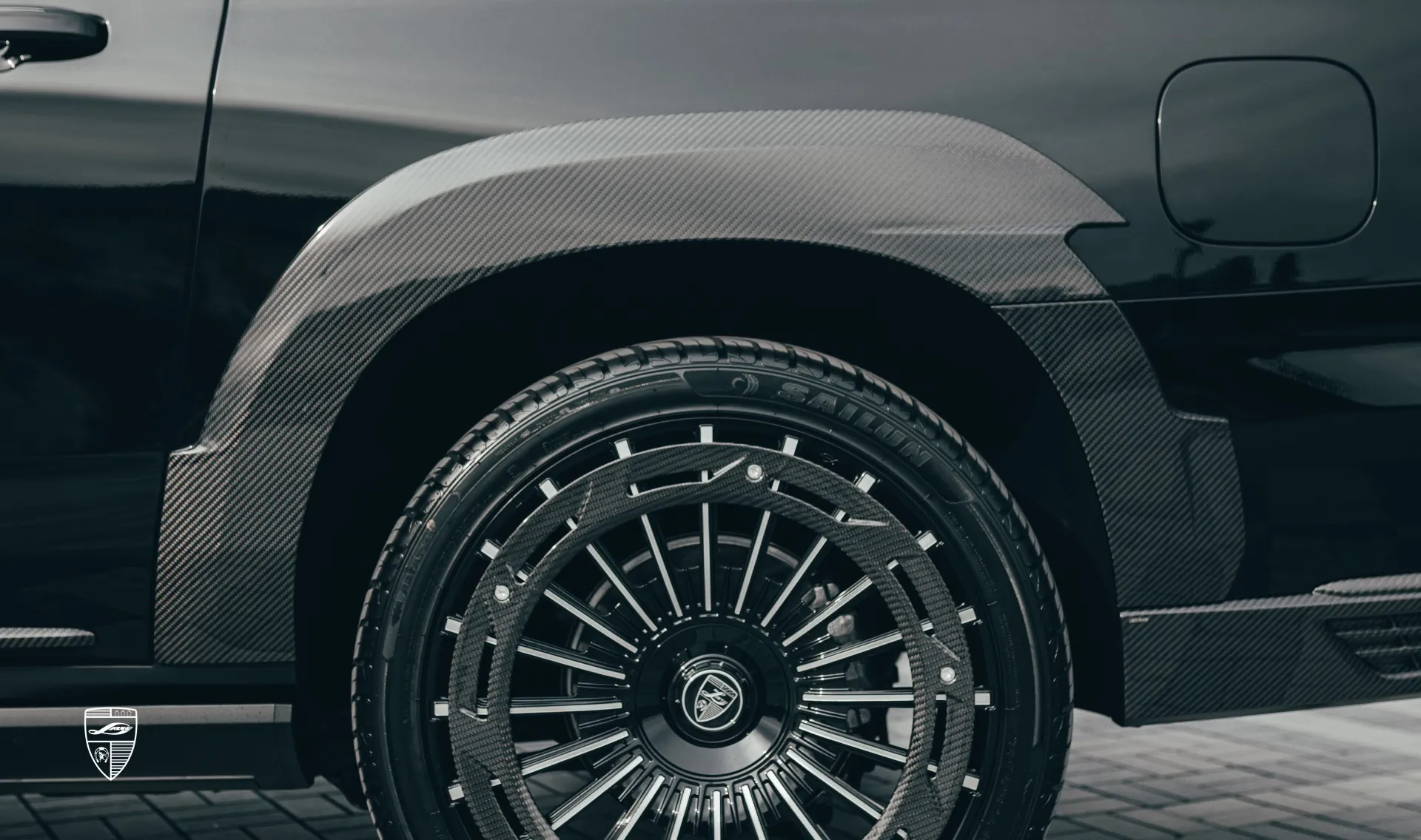 Carbonfaser-Radlaufverbreiterungen hinten Upgrade für Ihren SUV Cadillac Escalade 600 Carbonfaser-Radlaufverbreiterungen hinten Upgrade für Ihren SUV Cadillac Escalade 600 von LARTE Design