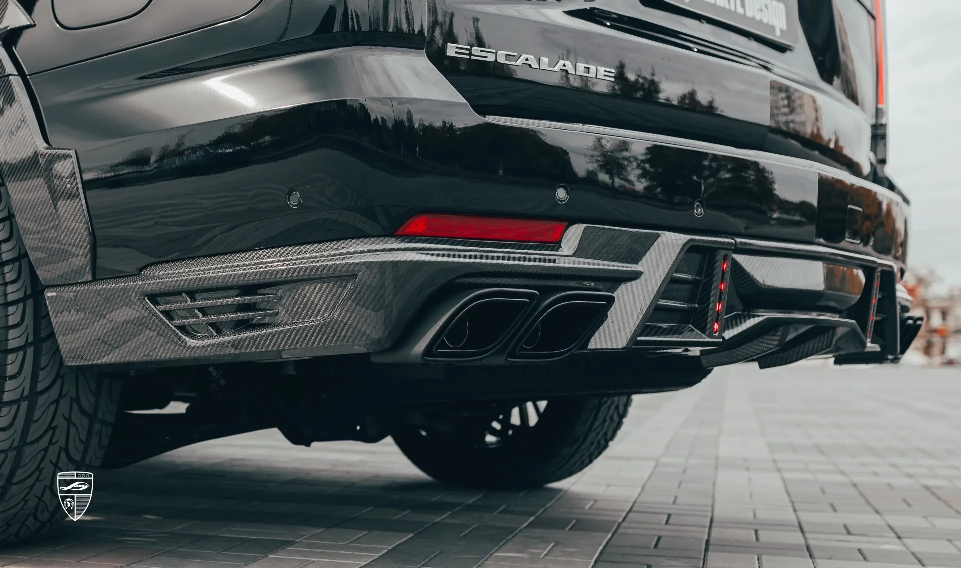 Carbonfaser-Heckdiffusor Upgrade für das Familienauto Cadillac Escalade 600 Carbonfaser-Heckdiffusor Upgrade für das Familienauto Cadillac Escalade 600 von LARTE Design