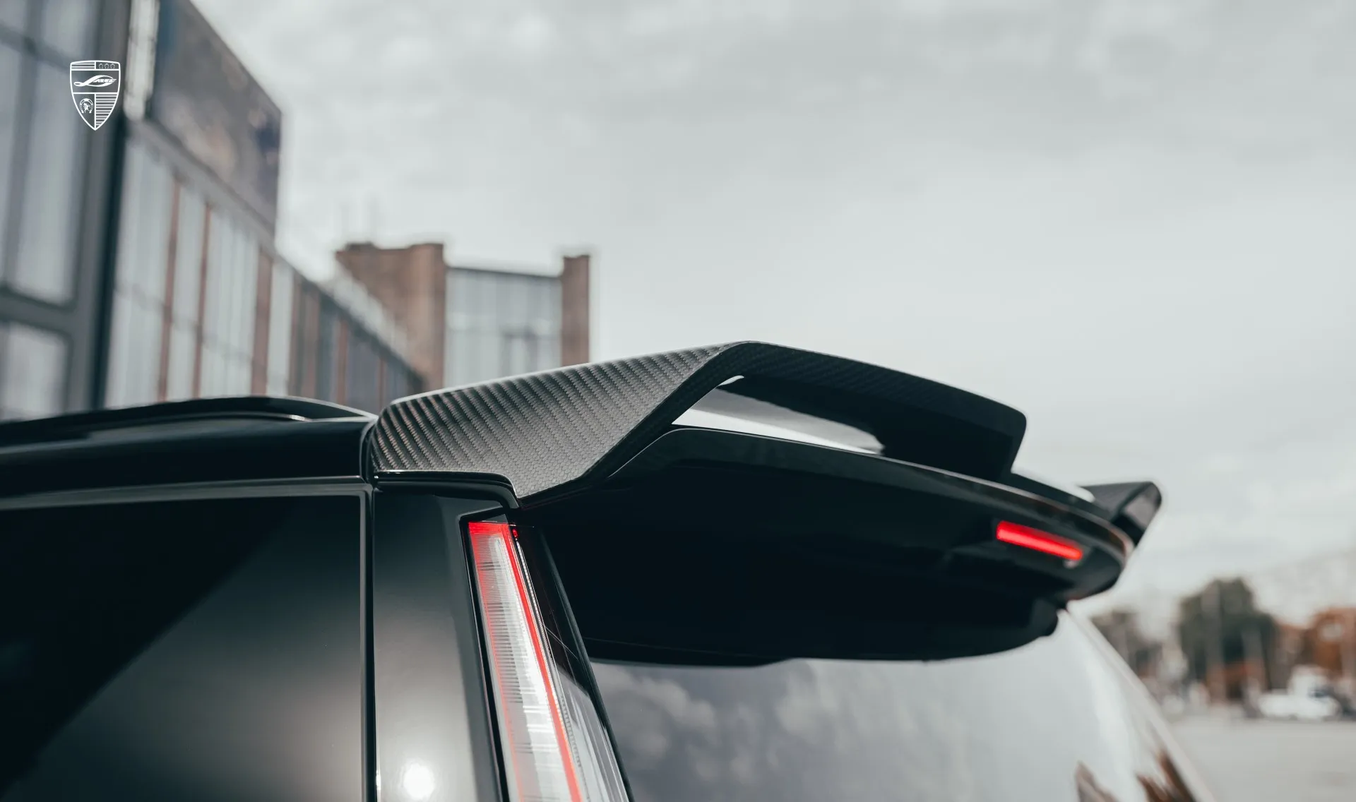 Carbonfaser-Dachspoiler Upgrade für den Luxuswagen Cadillac Escalade 600 Carbonfaser-Dachspoiler Upgrade für den Luxuswagen Cadillac Escalade 600 von LARTE Design