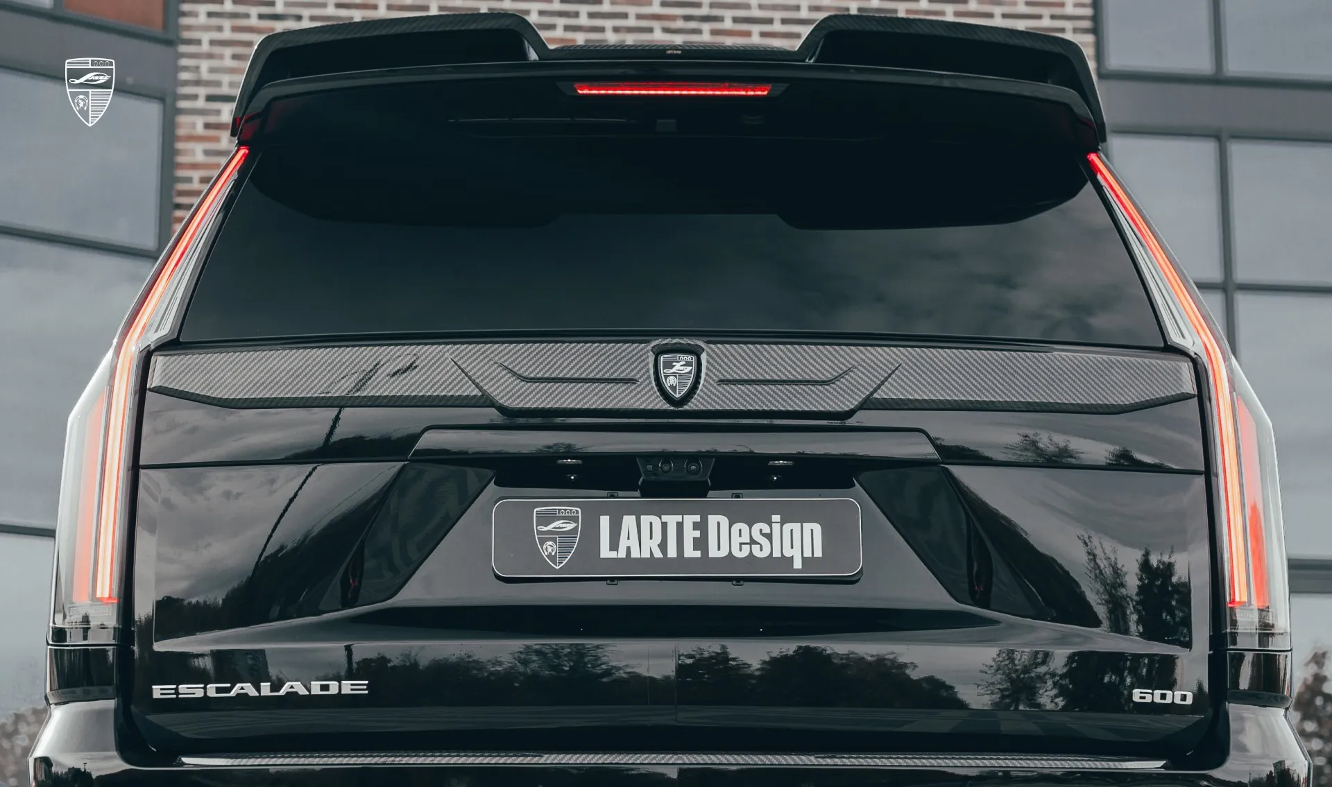 Carbonfaser-Heckklappenverkleidung Upgrade für das Familienauto Cadillac Escalade 600 Carbonfaser-Heckklappenverkleidung Upgrade für das Familienauto Cadillac Escalade 600 von LARTE Design